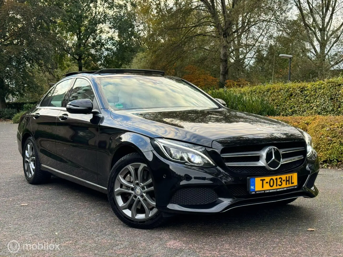 Mercedes-Benz C 300 Prestige PANO/HUD/STLVM/LMV 71DKM Zwart - 2