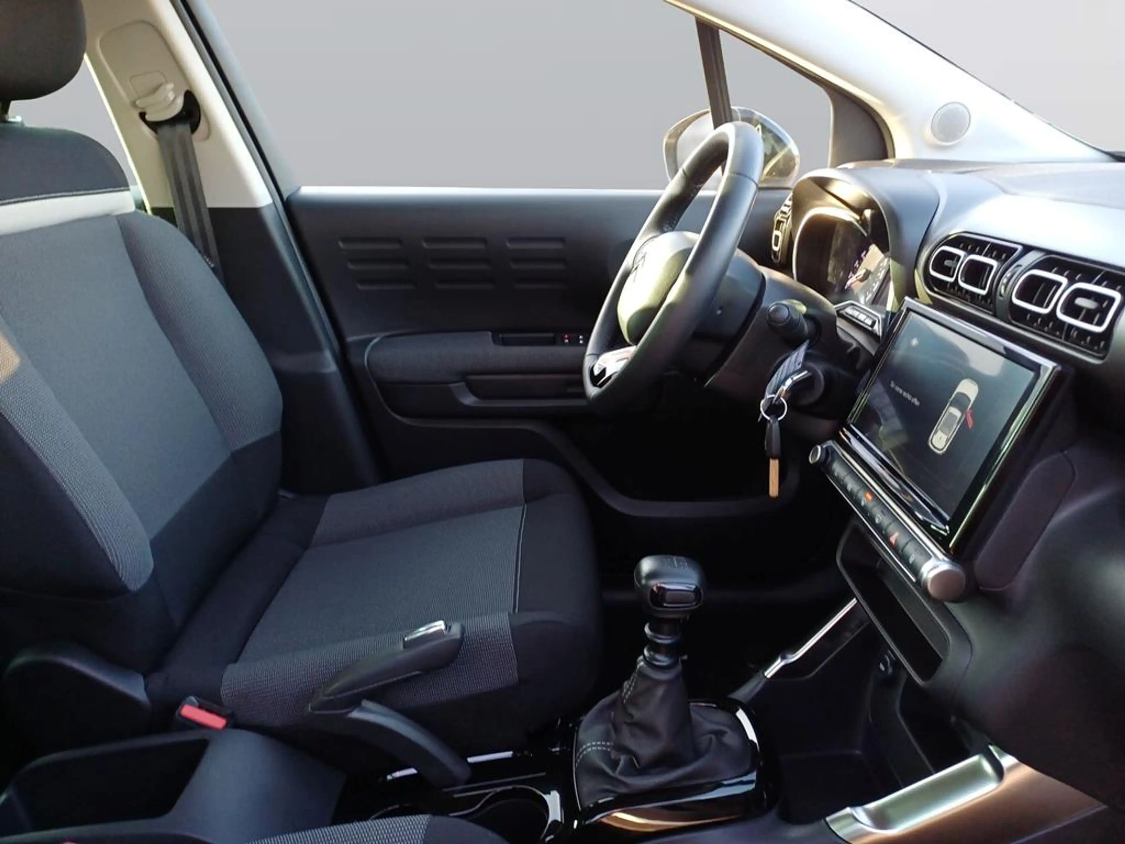 Citroen C3 Aircross PureTech 110 S&S Shine — photo 11