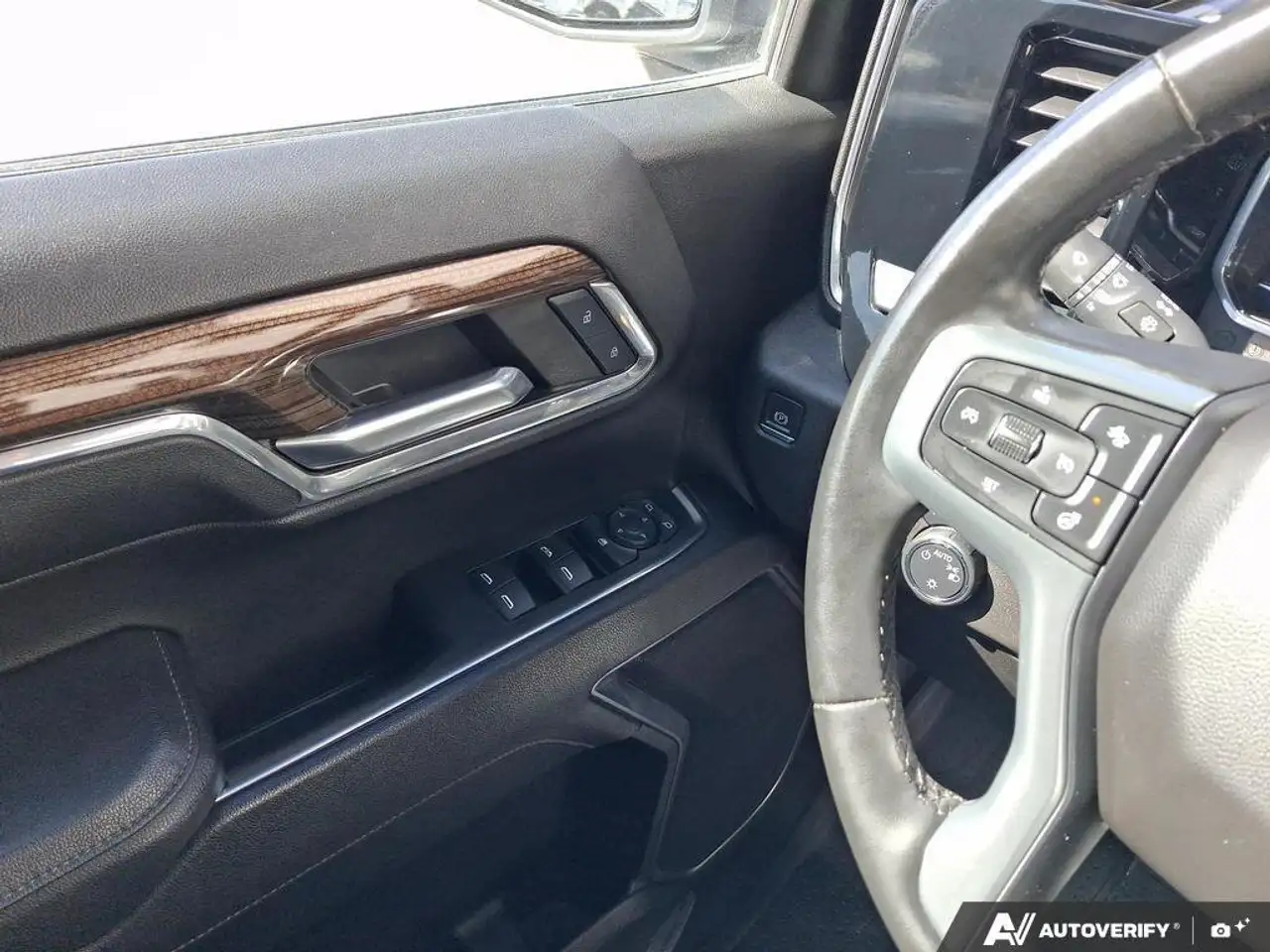 Chevrolet Silverado 1500 снимка Chevrolet Silverado 1500