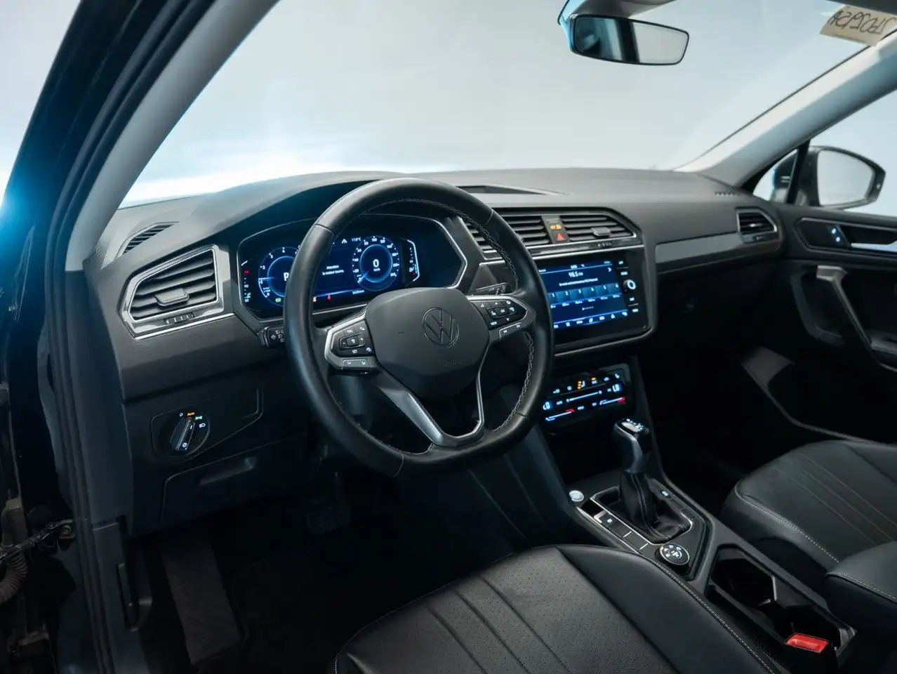 Volkswagen Tiguan снимка Volkswagen Tiguan