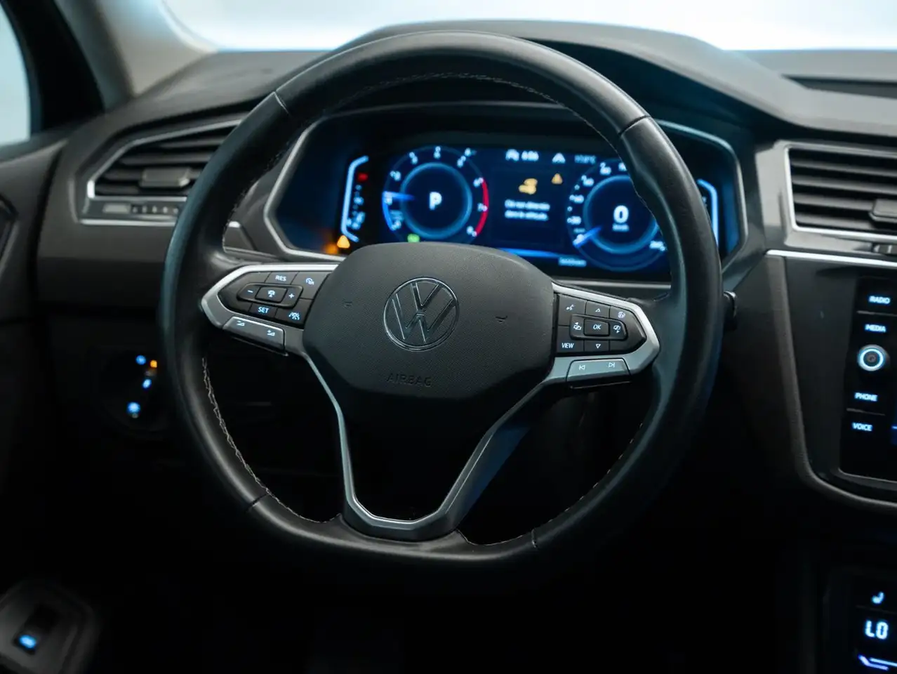 Volkswagen Tiguan снимка Volkswagen Tiguan