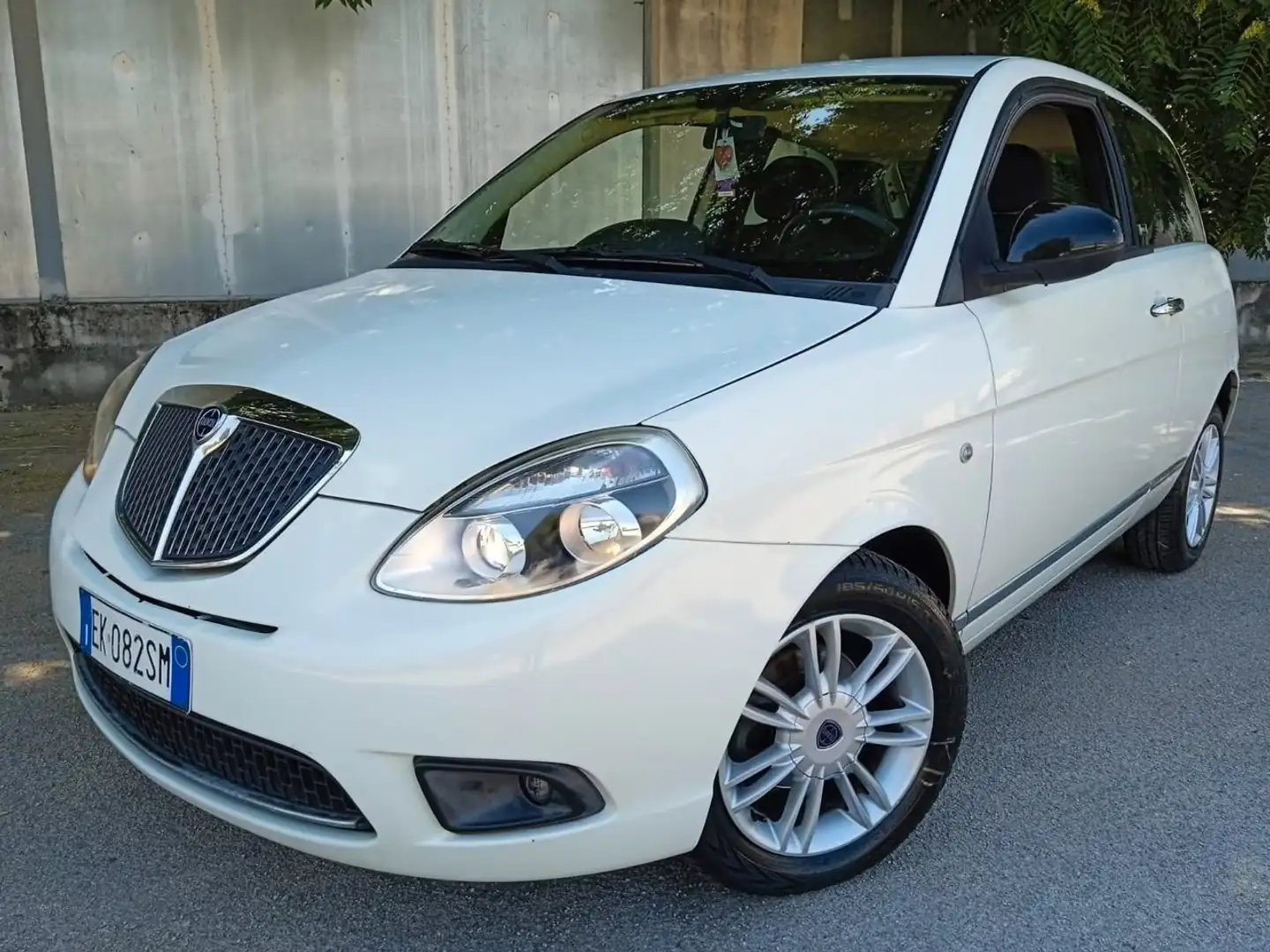 Lancia Ypsilon Ypsilon 1.2 8v Unyca Bianco - 1
