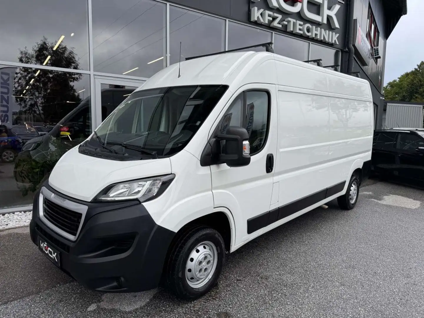 Peugeot Boxer 335 L3H2 Pro BlueHDi 165 Stop Weiß - 1