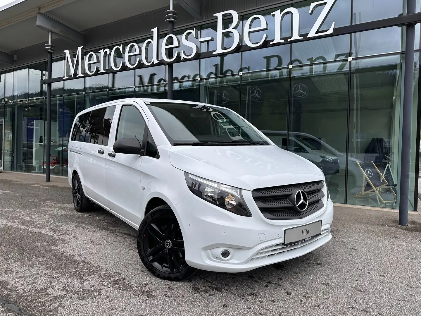 Mercedes-Benz Vito 114 CDI Tourer Pro 4MATIC lang Aut. Blanc - 1