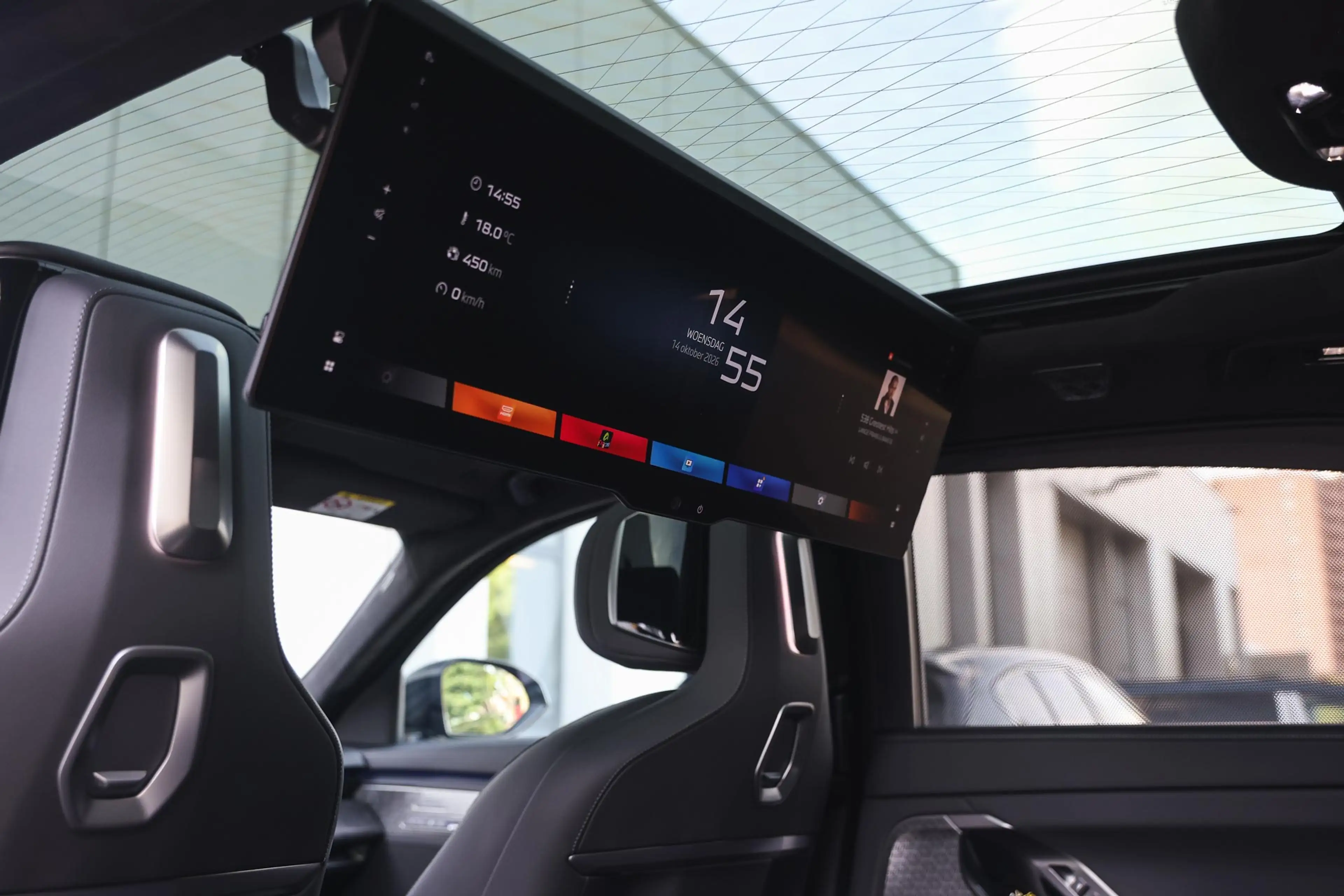 BMW i7 50 xDrive M Sport / Panoramadak Sky Lounge / Trekh — photo 13