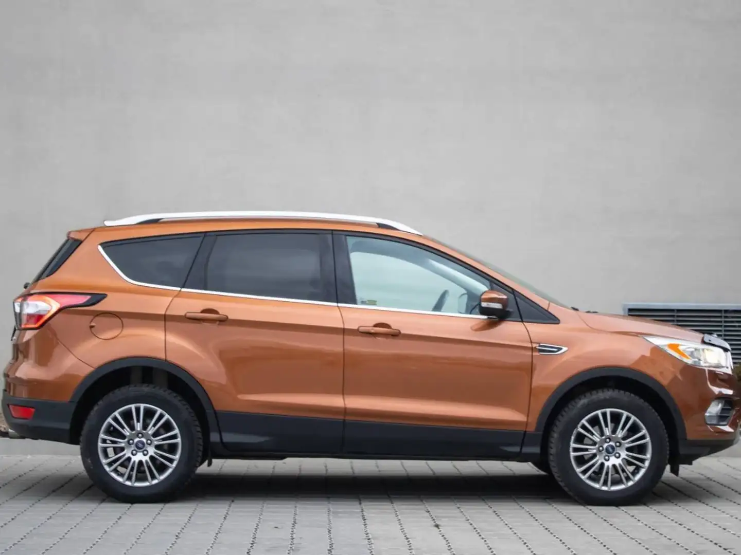 Ford Kuga Kuga 1.5 EcoBoost Trend Orange - 1