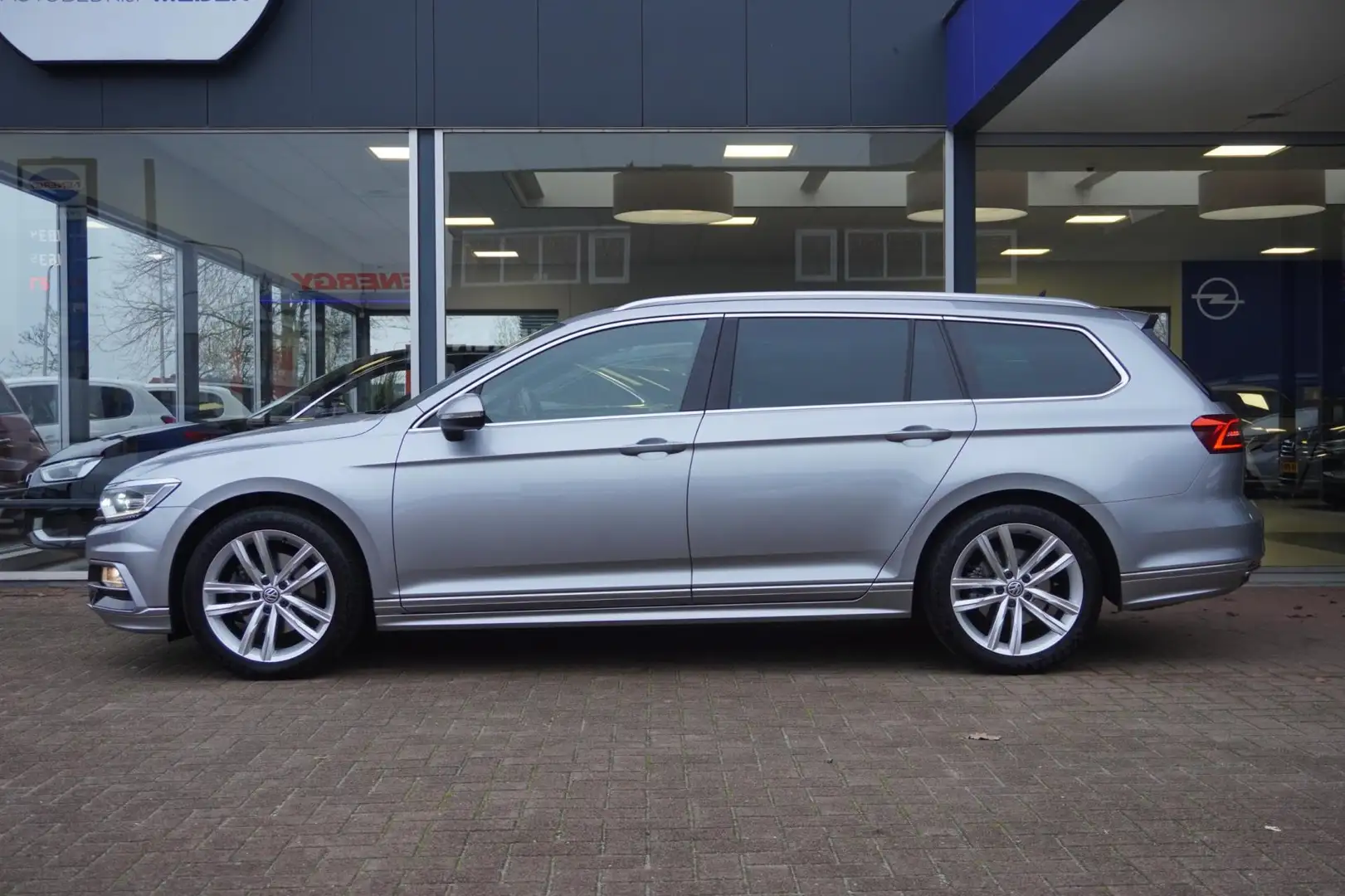 Volkswagen Passat Variant 1.4 TSI ACT Highline Business R-Line / Rline | Aut Grau - 2