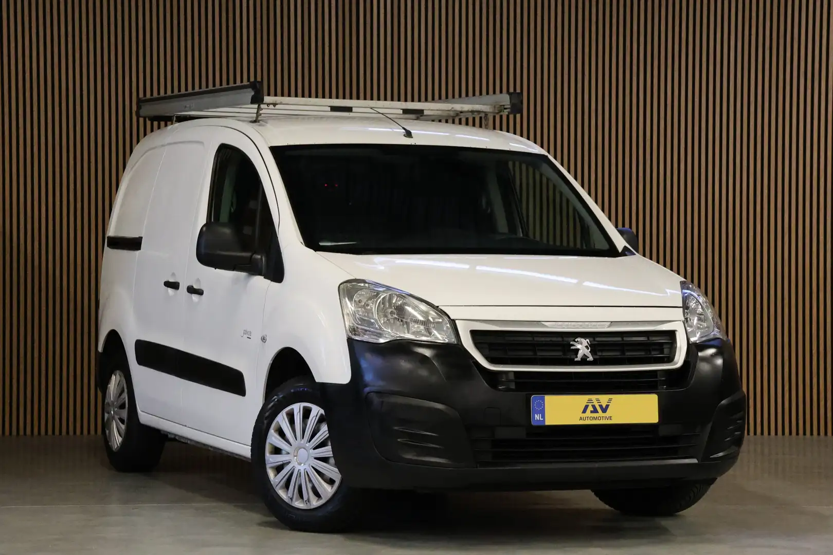 Peugeot Partner 120 1.6 BlueHDi 100 | Airco | Cruise control | PDC Bílá - 2