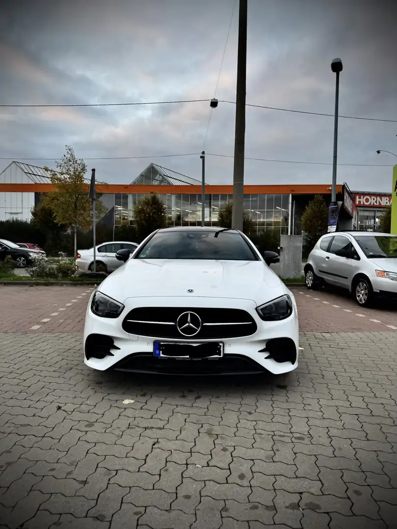 Mercedes-Benz E 200 E 200 Night Edition (238.380) Weiß - 1