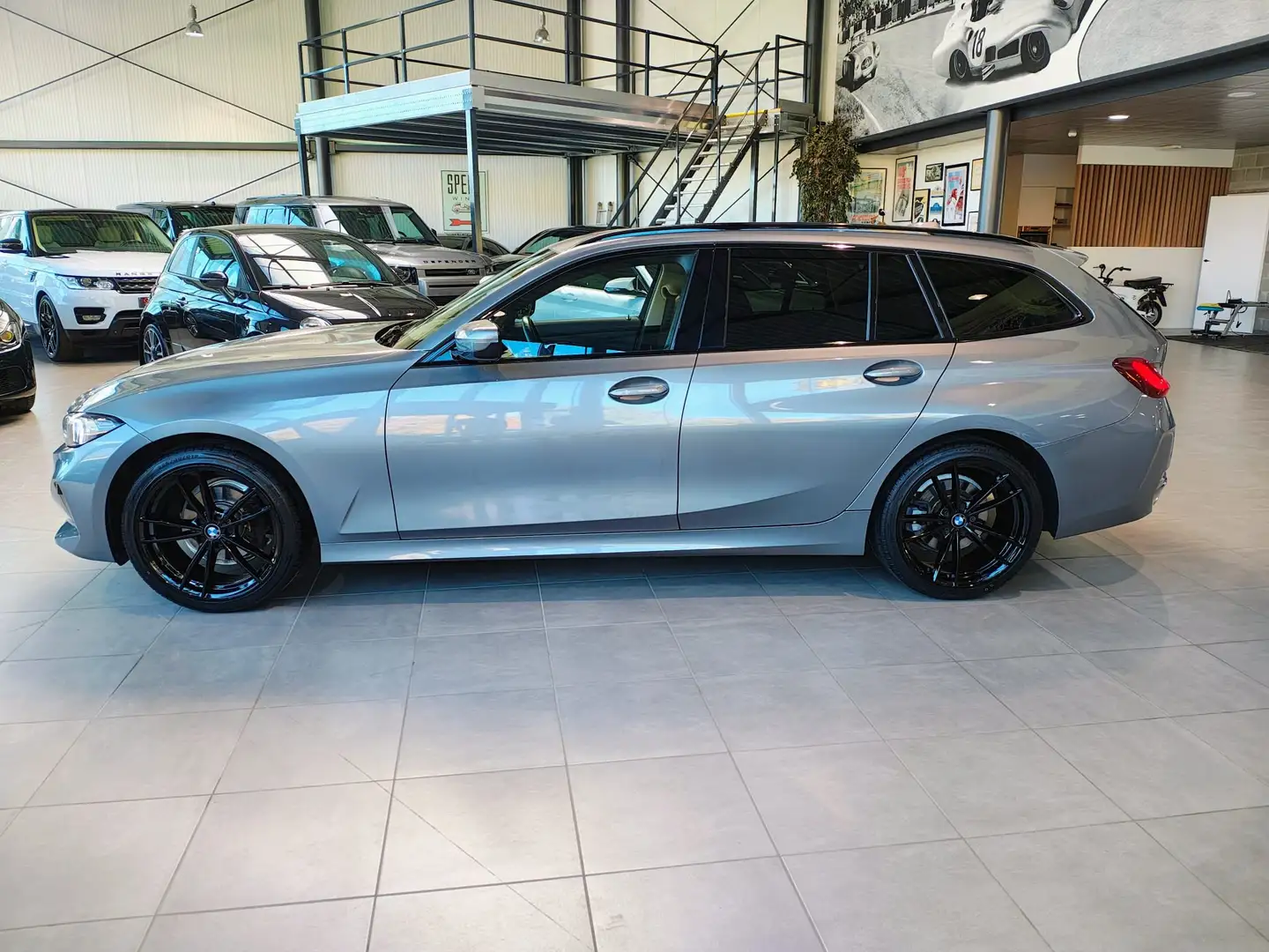 BMW 318 318i FACE LIFT. SPORTZETELS. 19INCH Grijs - 2