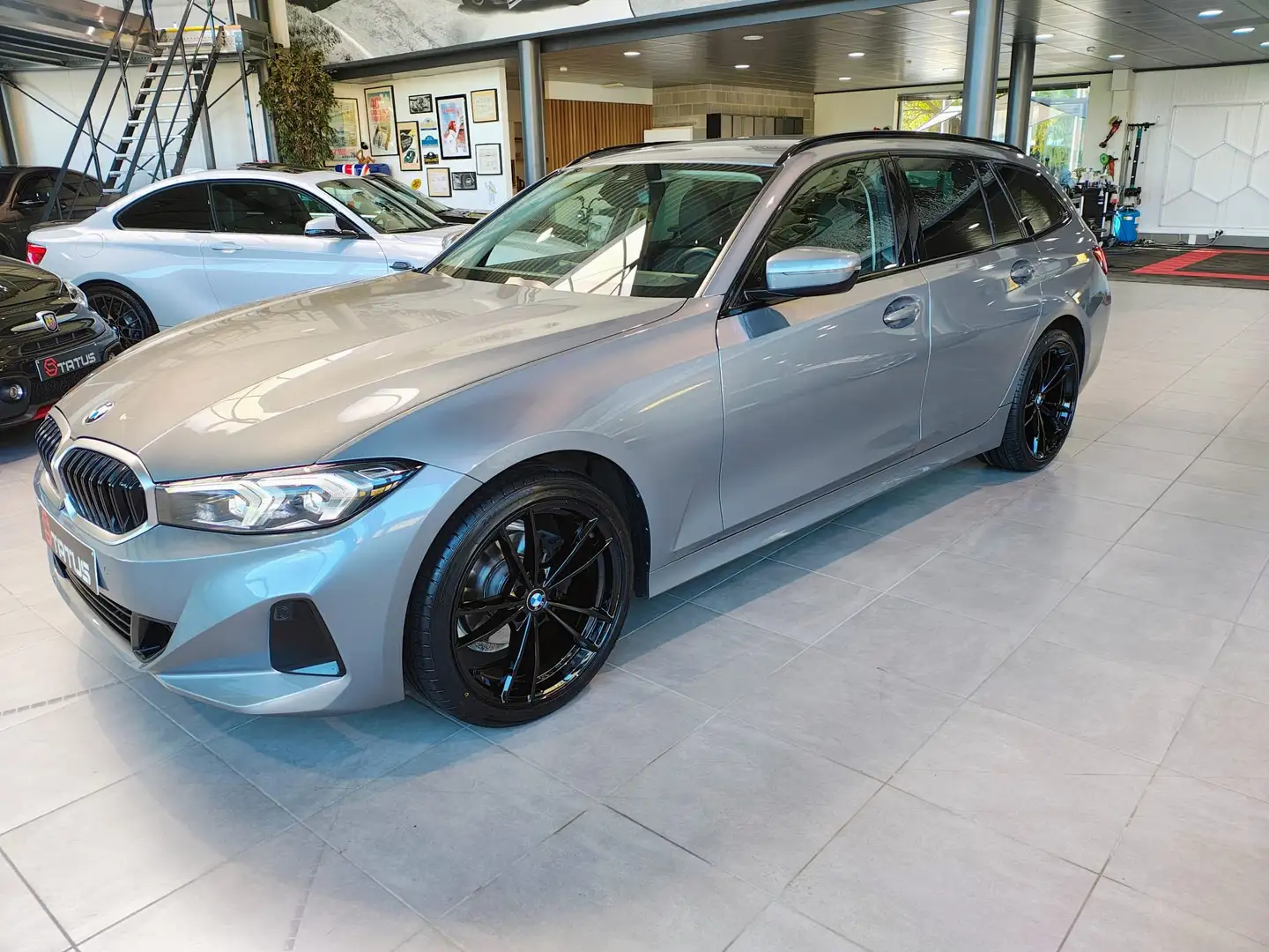 BMW 318 318i FACE LIFT. SPORTZETELS. 19INCH Grijs - 1