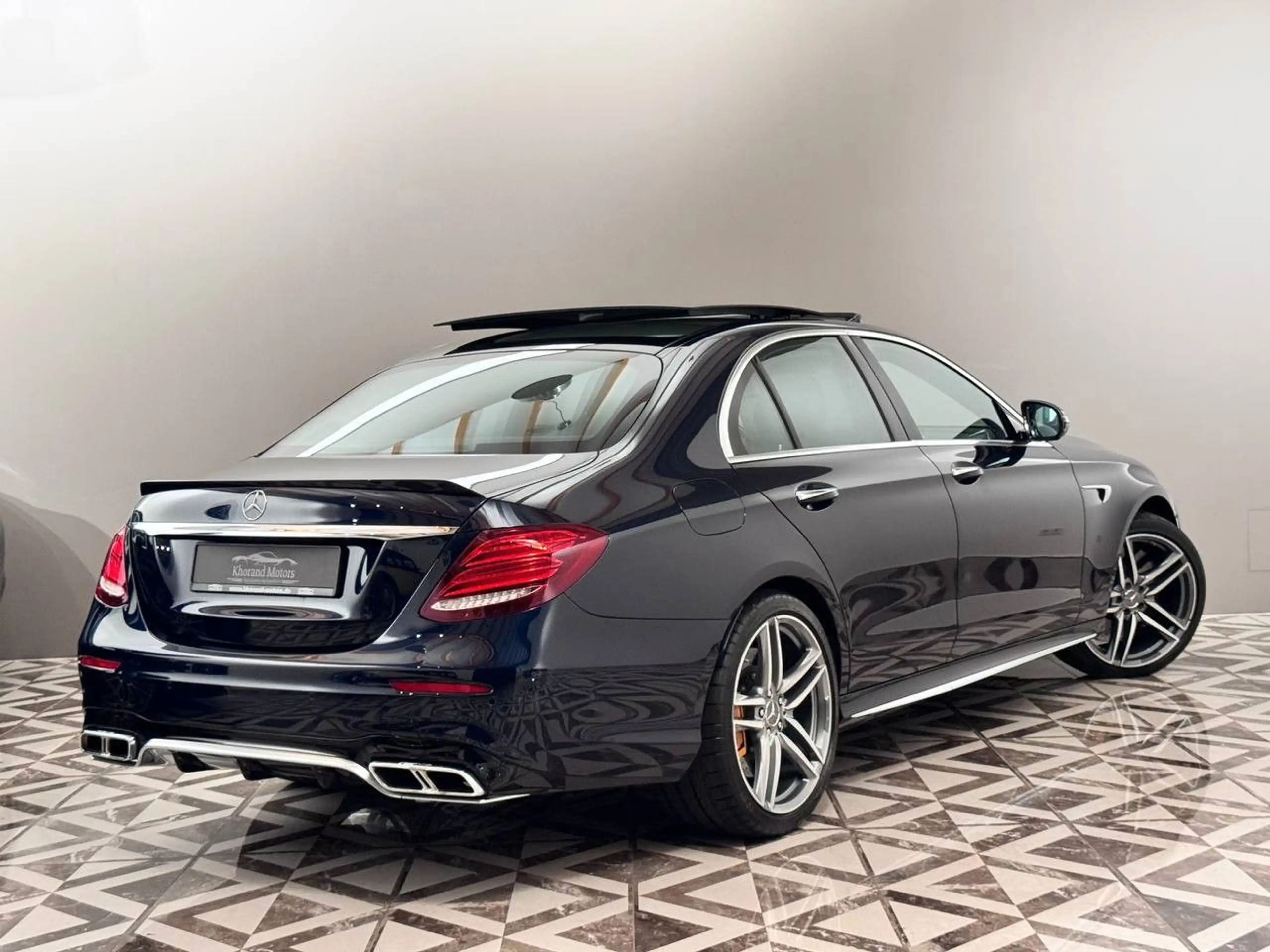Mercedes-Benz E 63 AMG E 63 S AMG 4Matic+ Sonderausstattung — photo 6