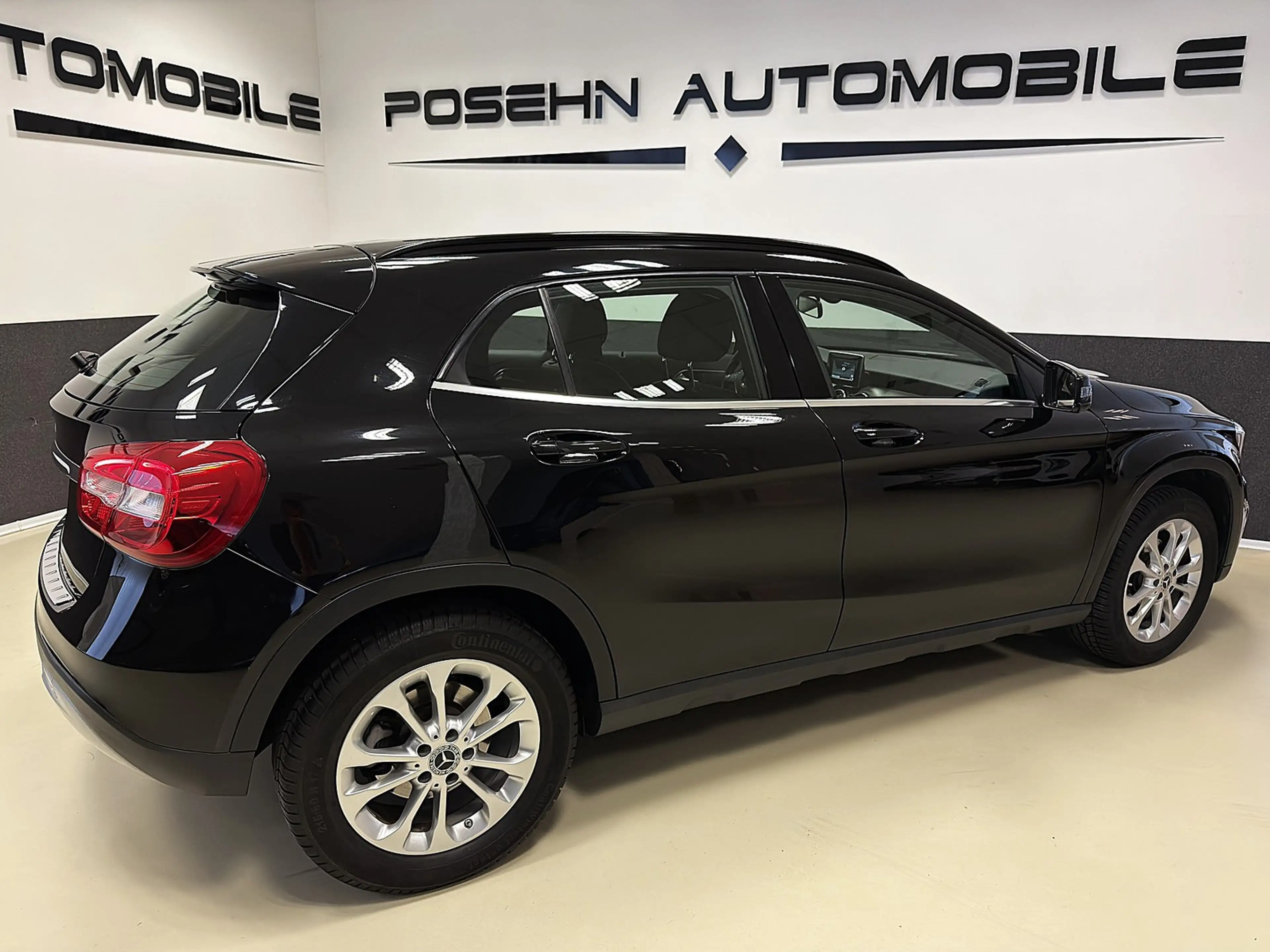 Mercedes-Benz GLA 180 DCT Style Navi Kamera — photo 4