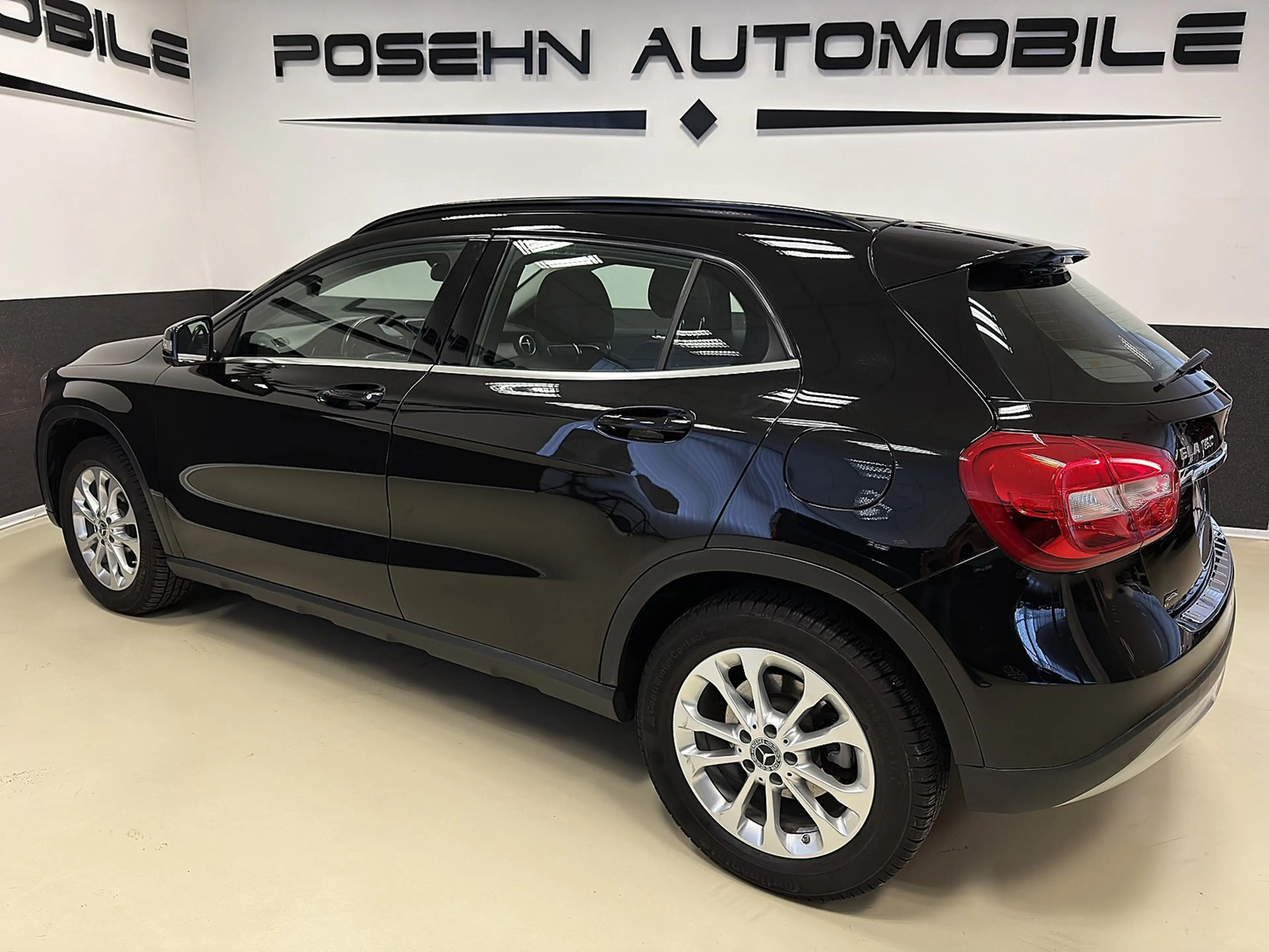 Mercedes-Benz GLA 180 DCT Style Navi Kamera — photo 6