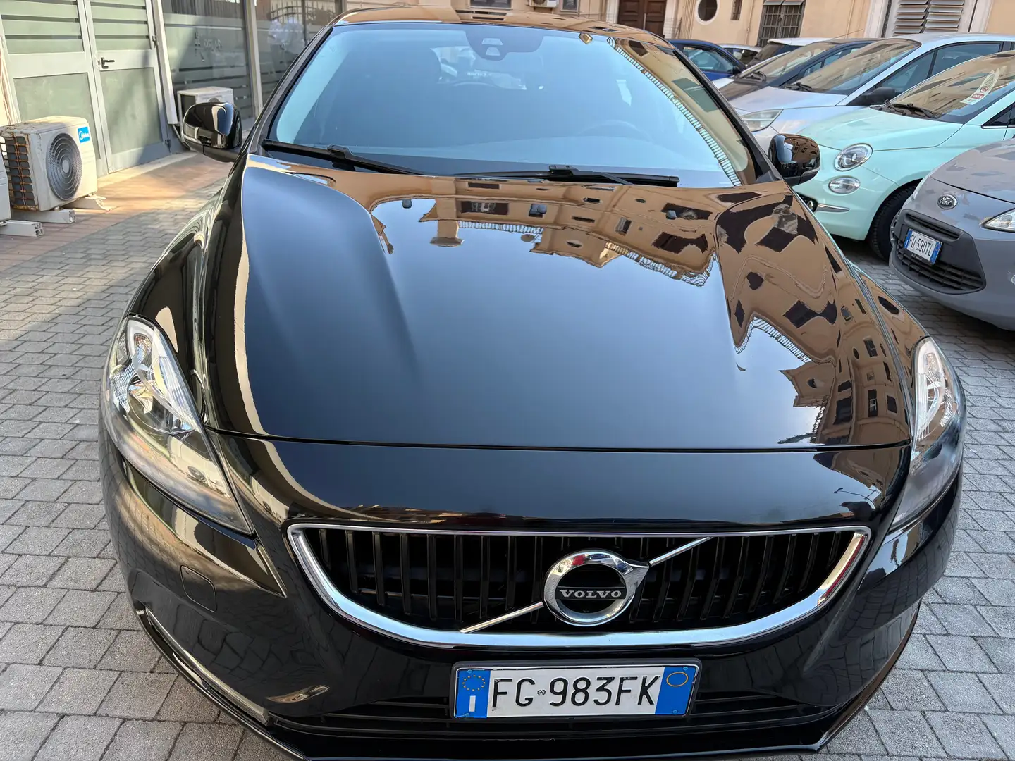 Volvo V40 V40 II 2012 2.0 d2 Momentum geartronic Zwart - 2