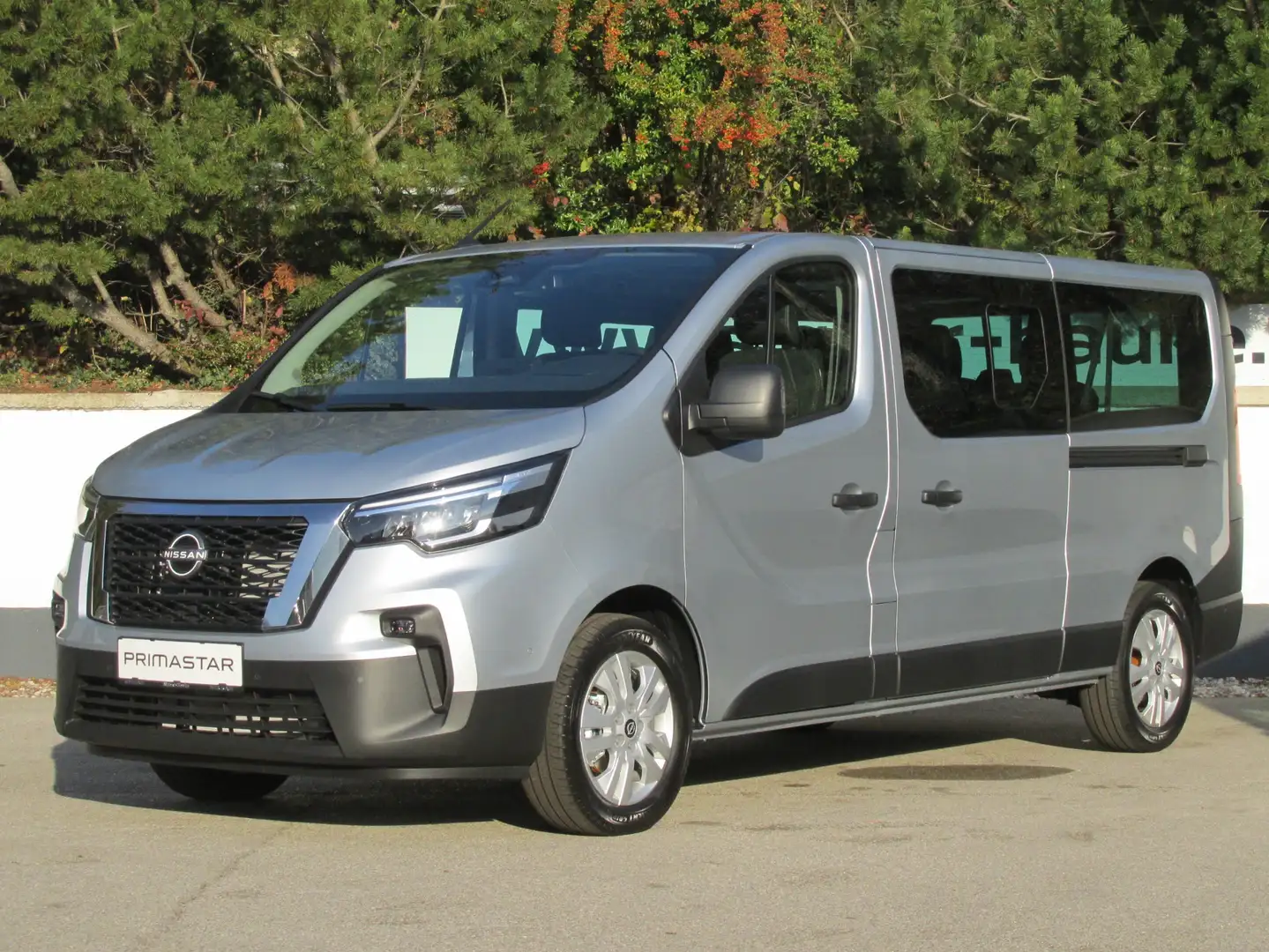 Nissan Primastar Kombi L2H1 dCi 150 8stz Tekna Stříbrná - 1
