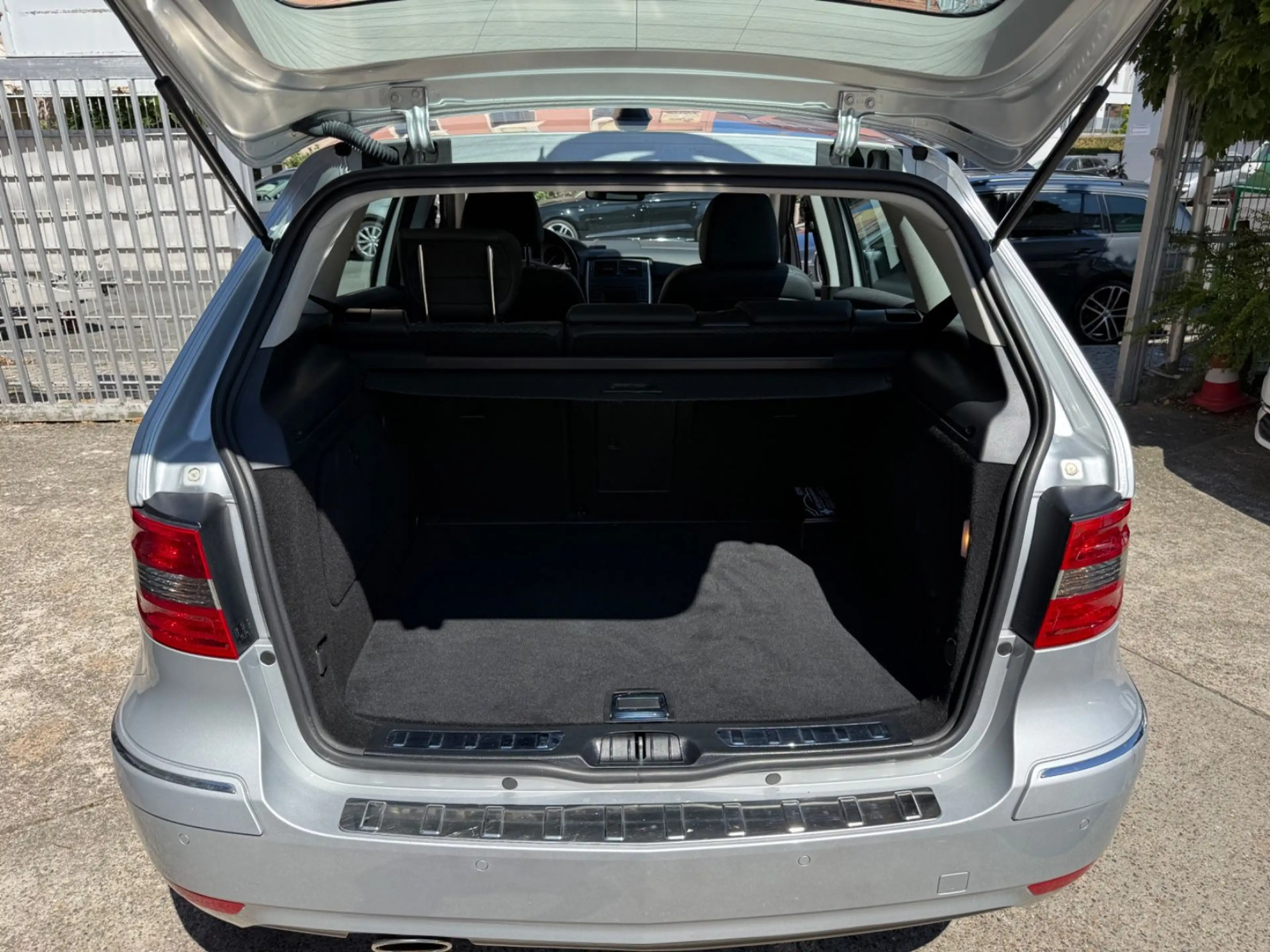 Mercedes-Benz B 200 SPORT 2.Hd.AUTOM./AHK/PARKASSISTENT — photo 7