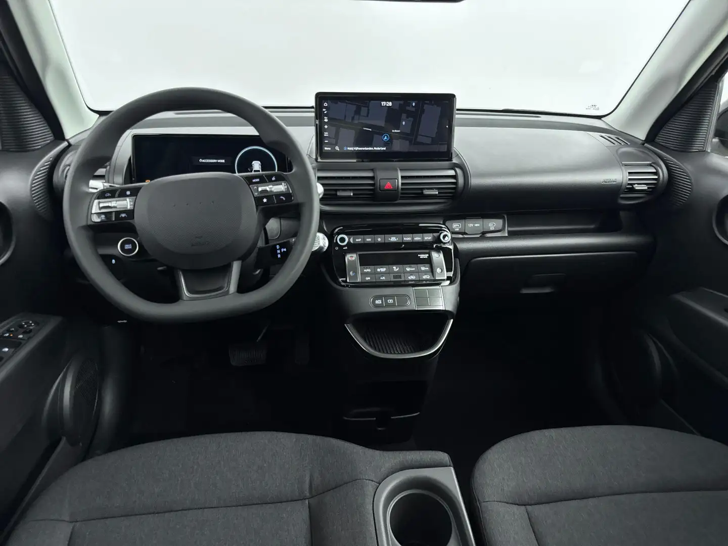 Hyundai Inster E-Motion 49 kWh | € 2.700,- VOORDEEL | Navigatie | Argintiu - 2