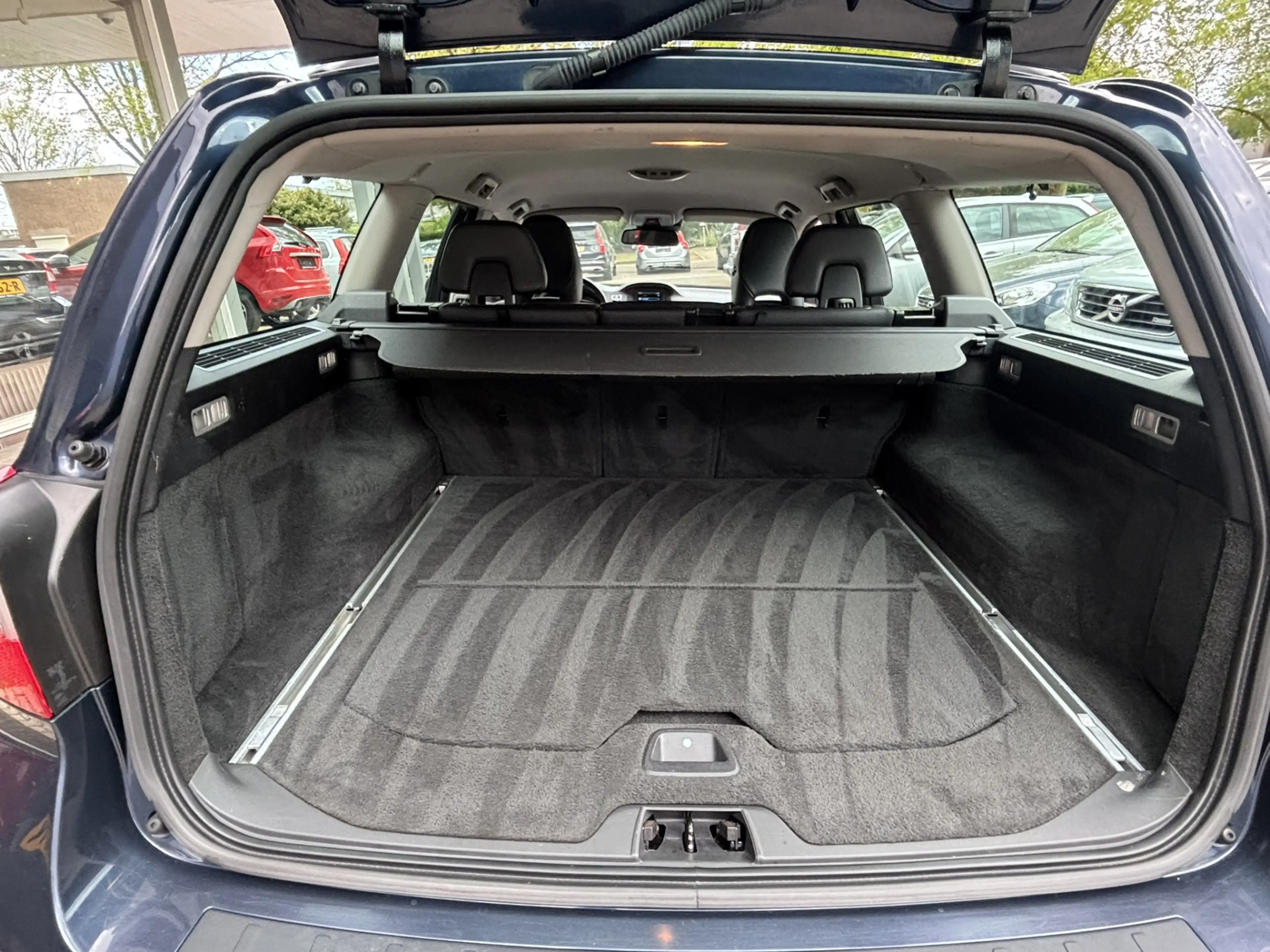 Volvo V70 2.0 T5 213pk 5 Cilinder! Aut Xenon Carplay — photo 8
