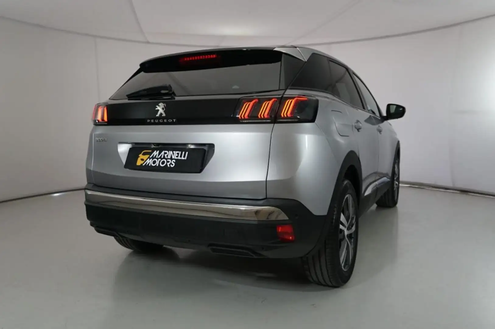 Peugeot 3008 1.2 136CV HYBRID E-DCS 6 ALLURE PACK Silber - 2