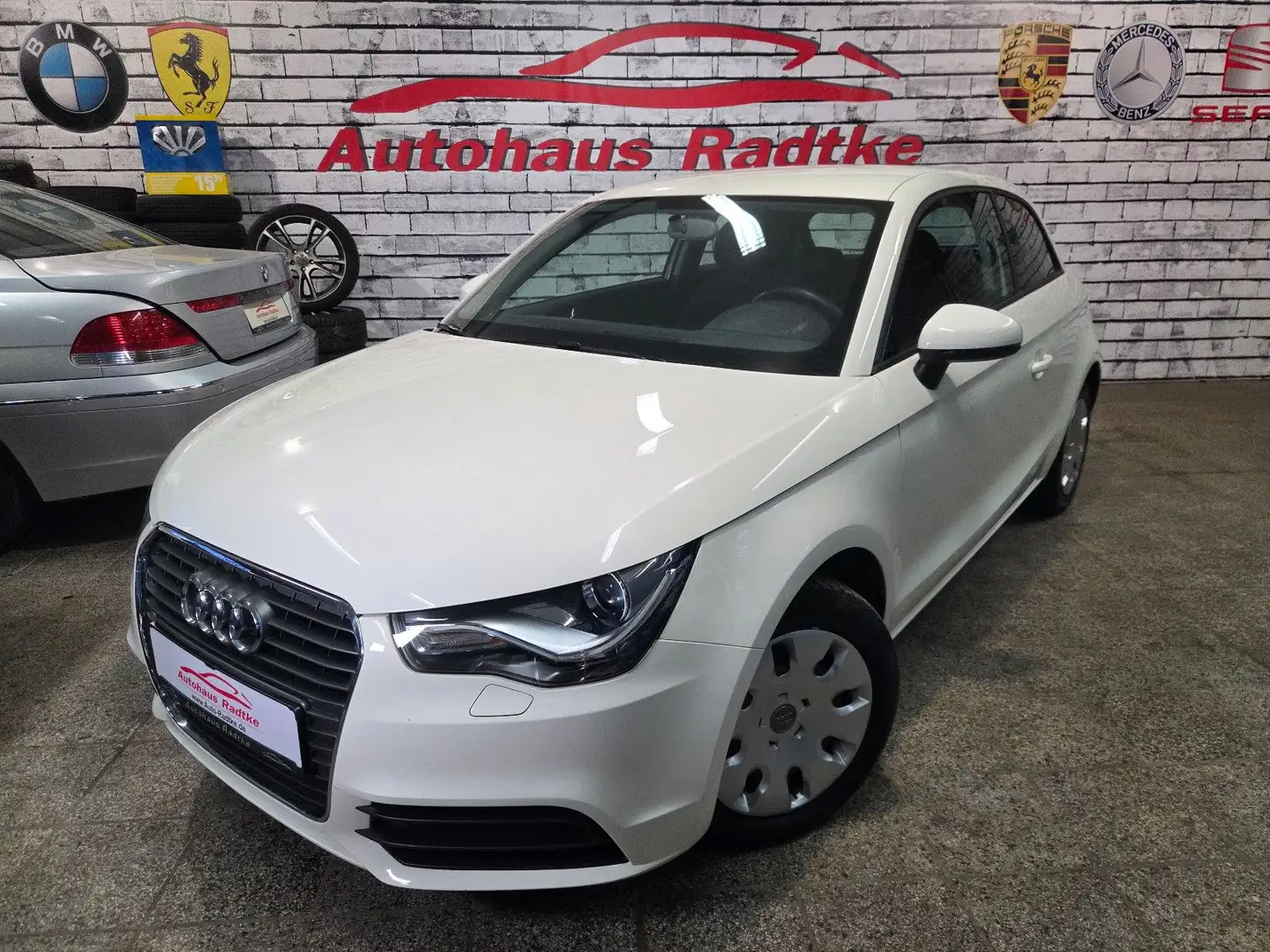 Audi A1 attraction *Tüv & Service NEU* Blanc - 1