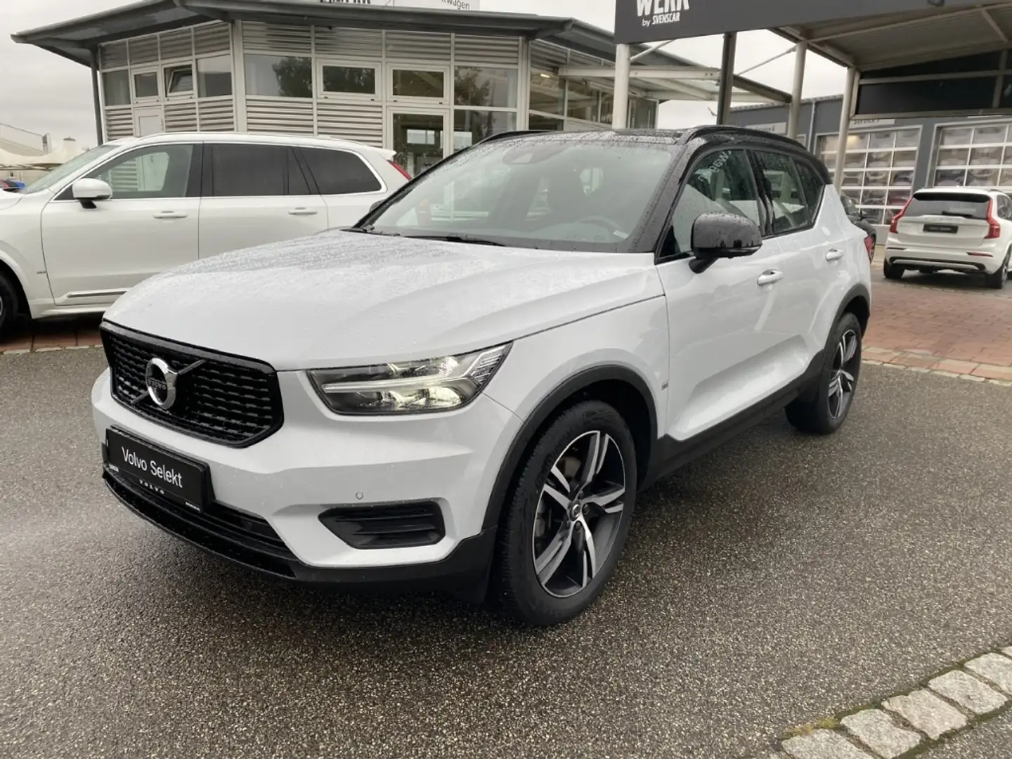 Volvo XC40 R-Design AWD B4 EU6d Navi Digitales Cockpit Sounds Argento - 2