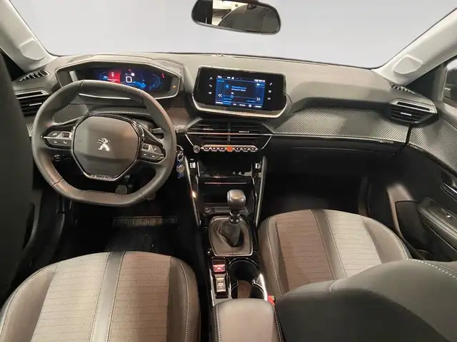 Peugeot 208 view 6