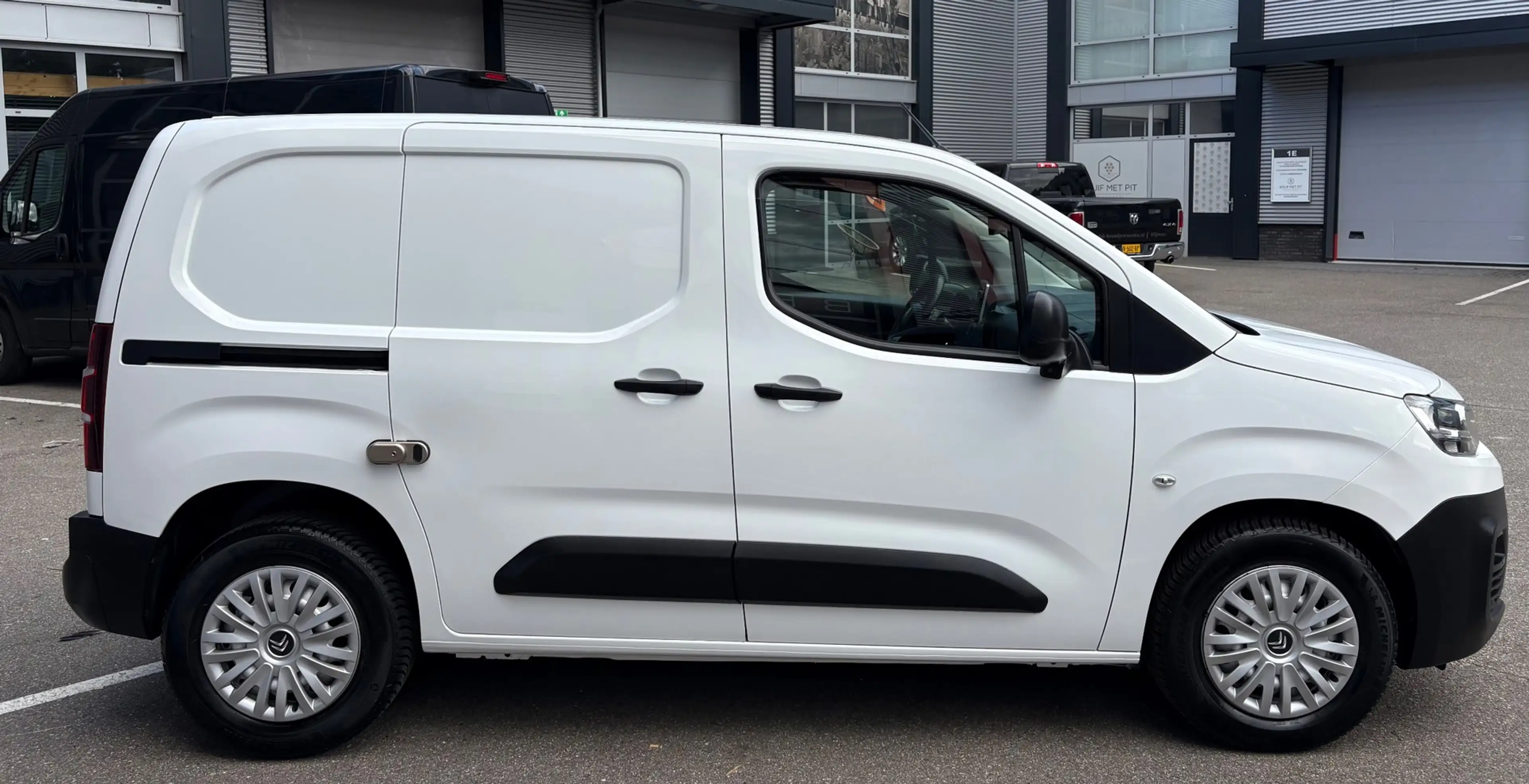 Citroen Berlingo 1.2 PureTech Club Automaat 130pk Airco Navi Cruise — photo 9