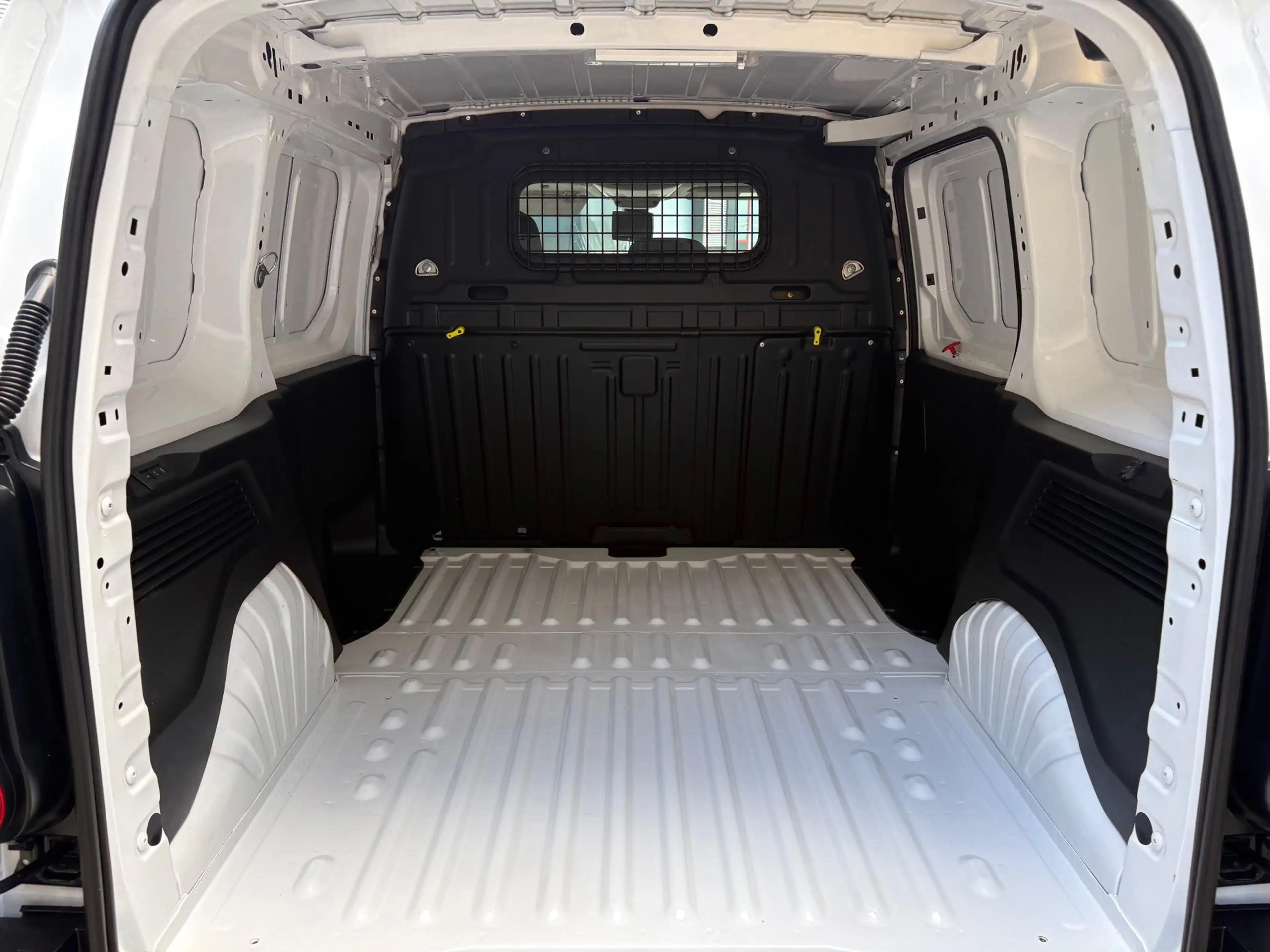 Citroen Berlingo 1.2 PureTech Club Automaat 130pk Airco Navi Cruise — photo 6