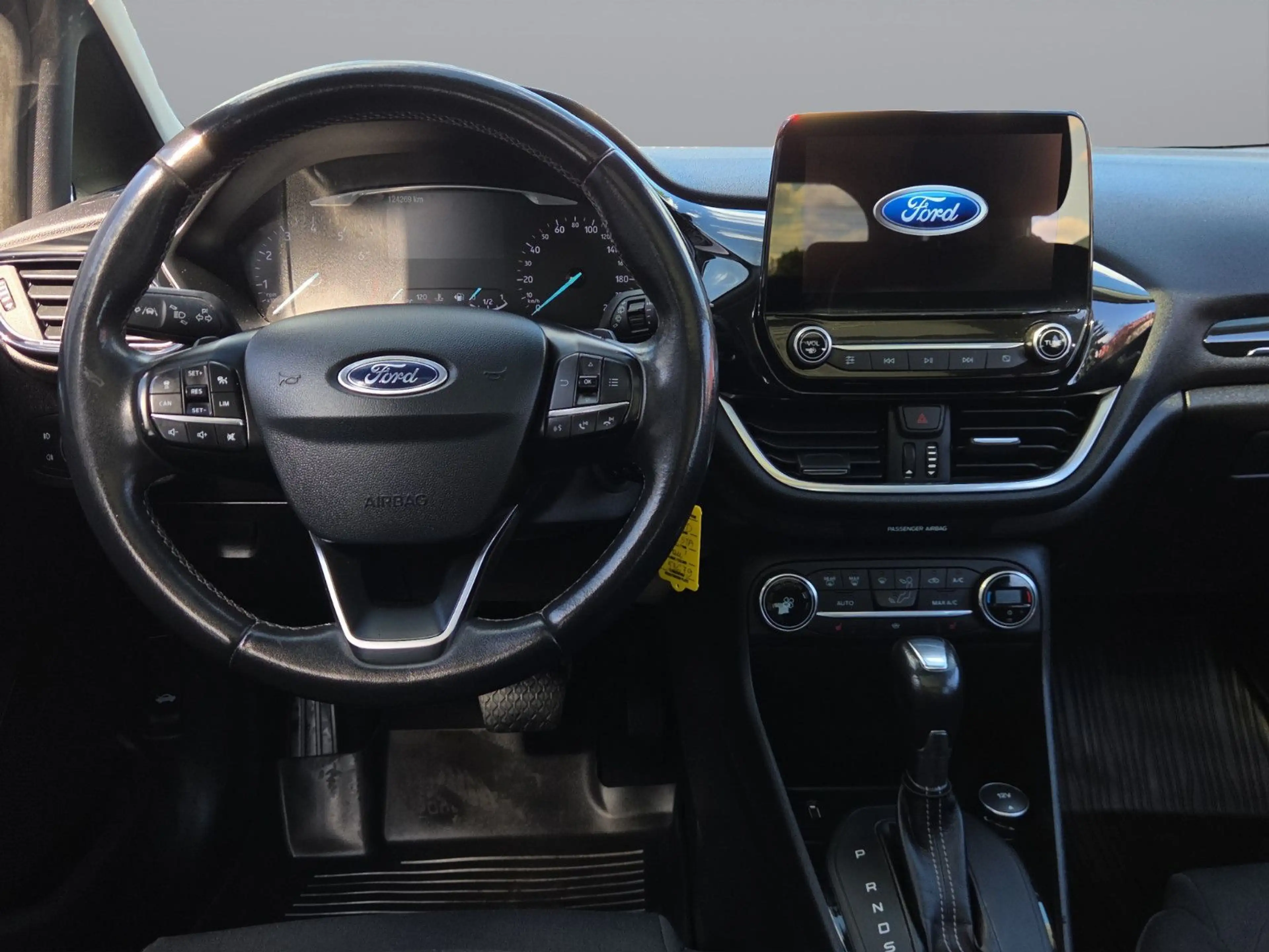 Ford Fiesta 1.0 Titanium Automatik Kamera Pano ZR NEU — photo 9