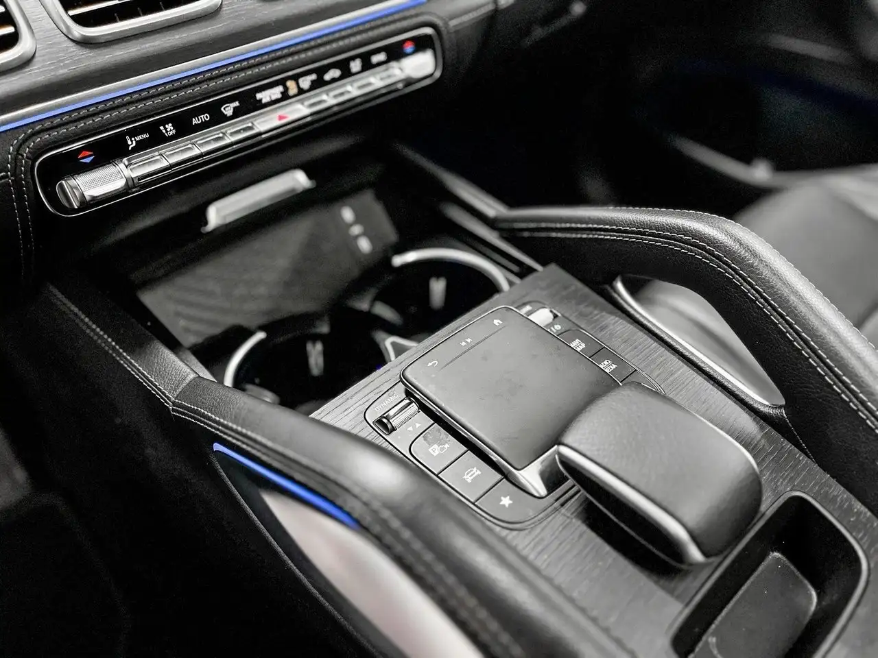 Mercedes-Benz GLE снимка Mercedes-Benz GLE