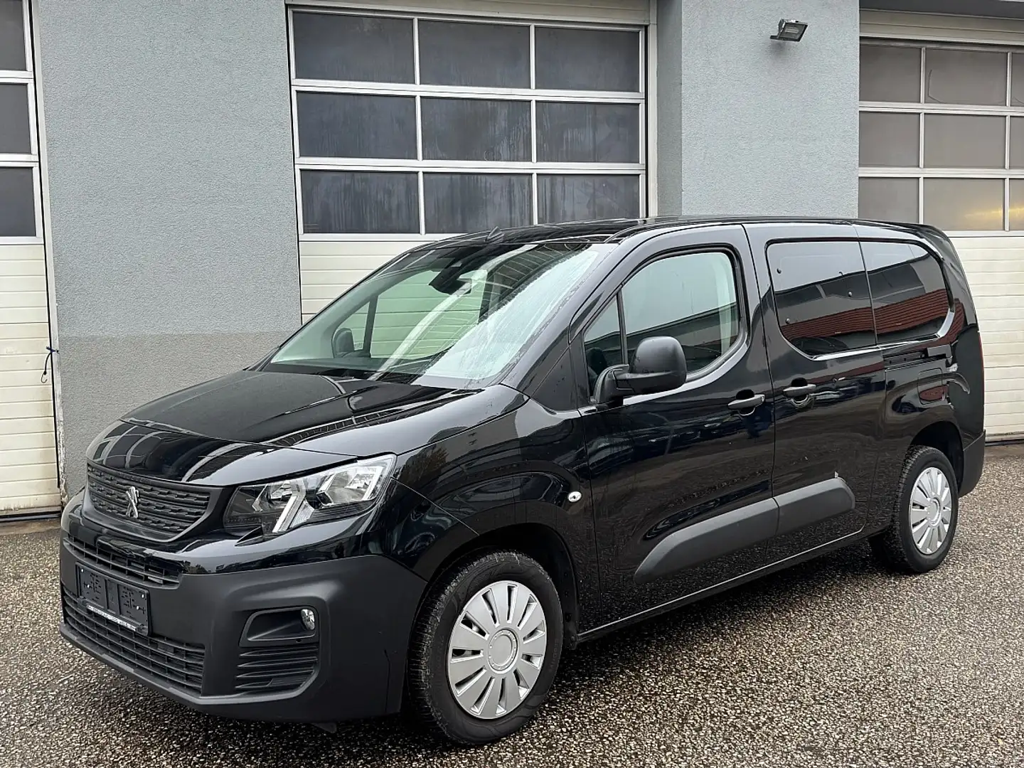 Peugeot Partner Lang BlueHDi 130 Aut. *5-SITZER* Schwarz - 1