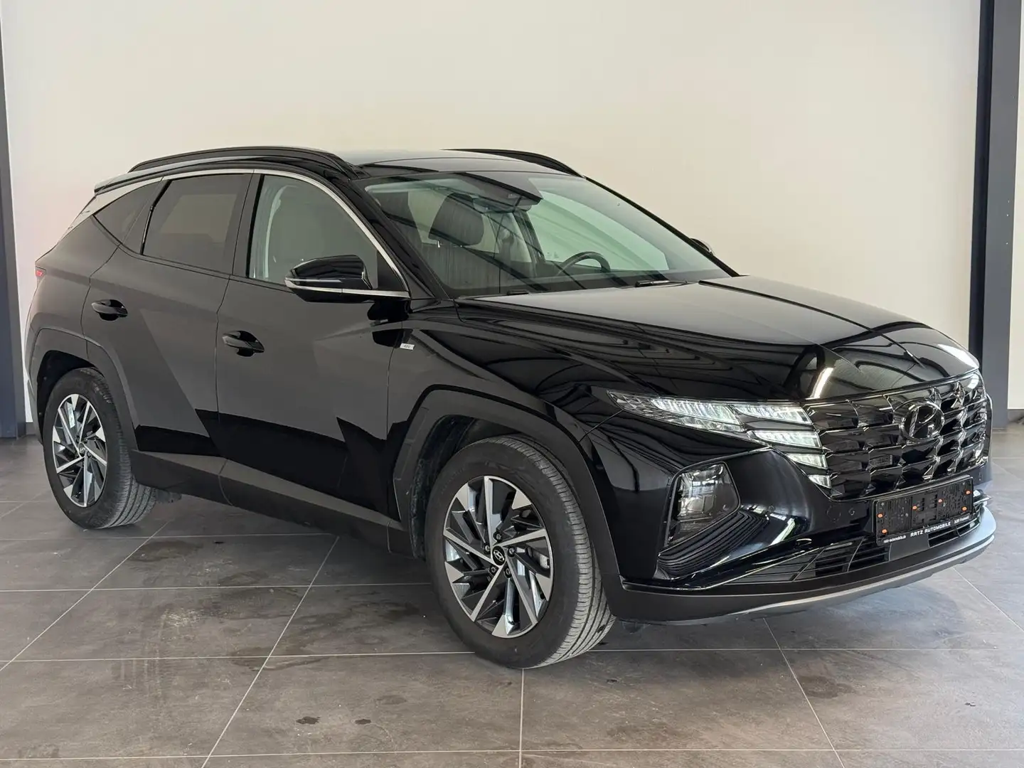 Hyundai TUCSON 1,6 CRDI 4WD PANO+KRELL+LED+ACC+NAVI+KAM+ Schwarz - 1