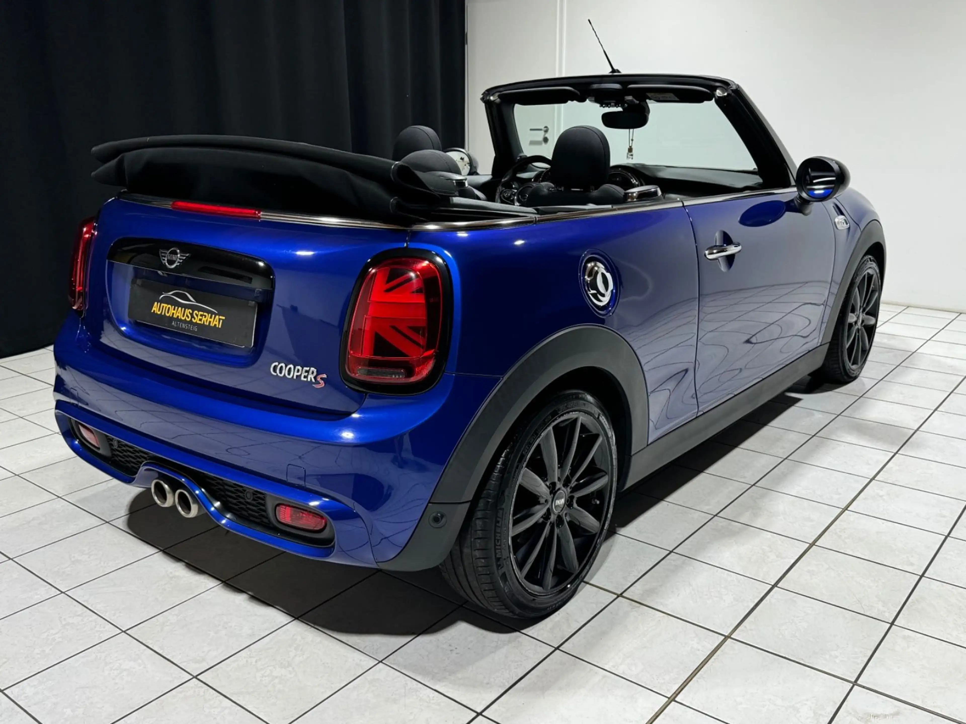 MINI Cooper S Cabrio JCW *CARPLAY*KAMERA*NAVI*LED* — photo 7