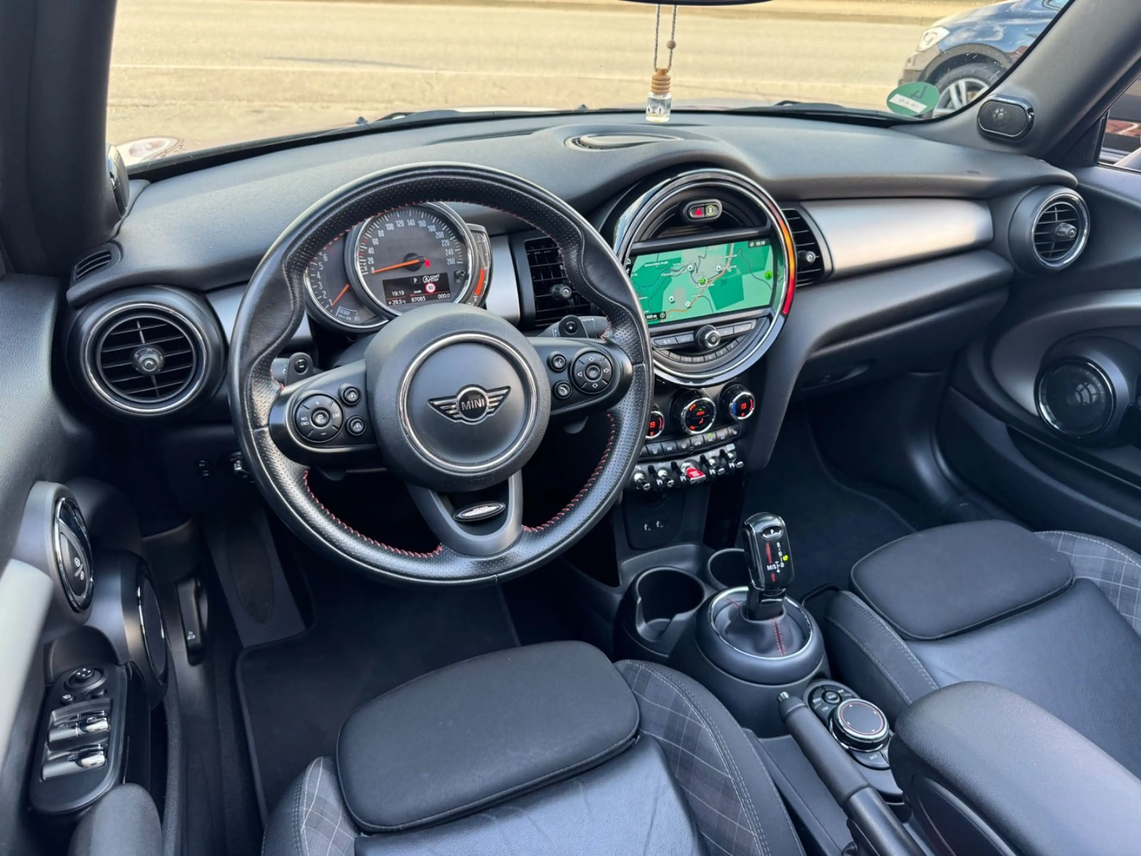 MINI Cooper S Cabrio JCW *CARPLAY*KAMERA*NAVI*LED* — photo 15