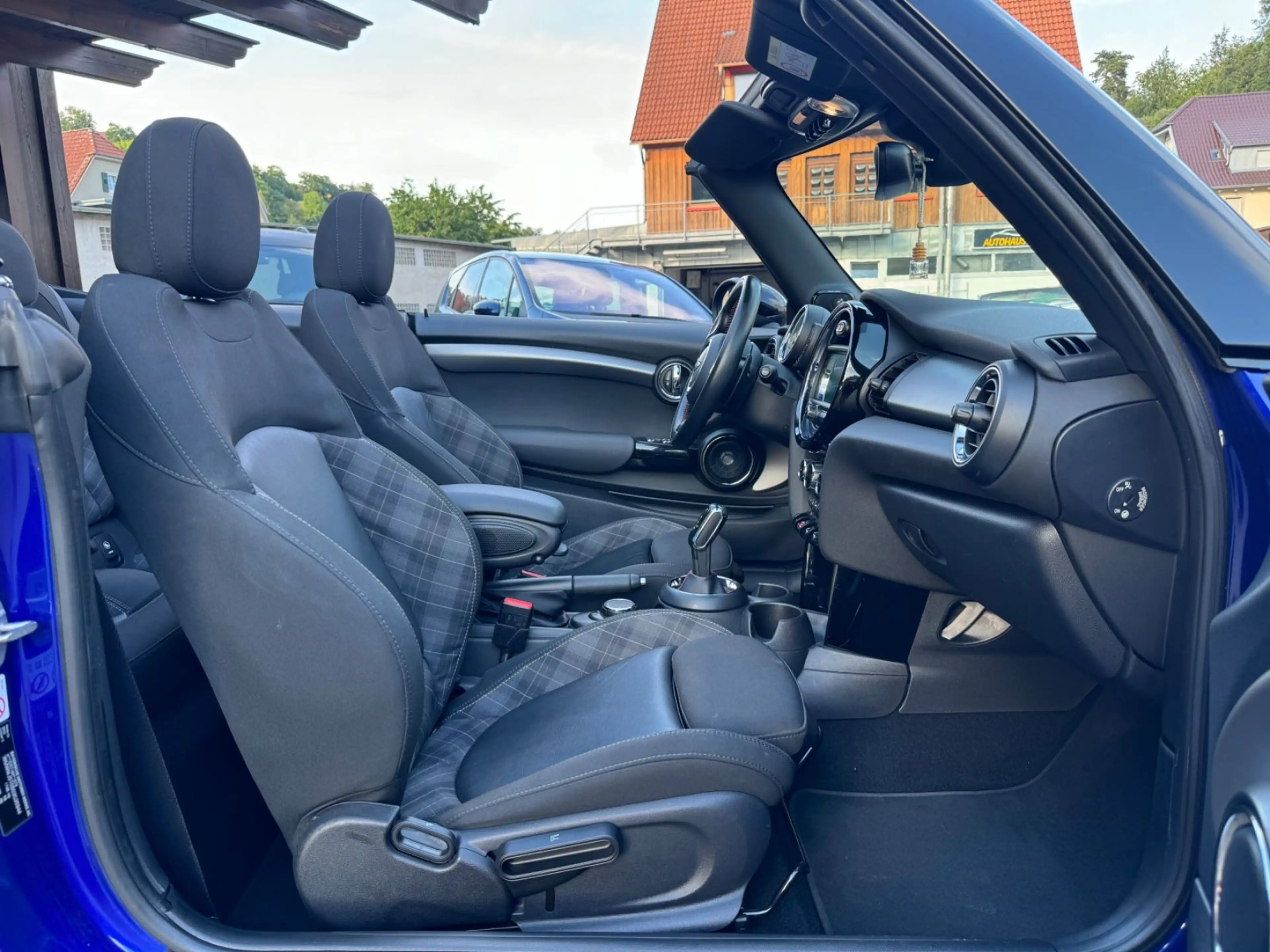 MINI Cooper S Cabrio JCW *CARPLAY*KAMERA*NAVI*LED* — photo 12