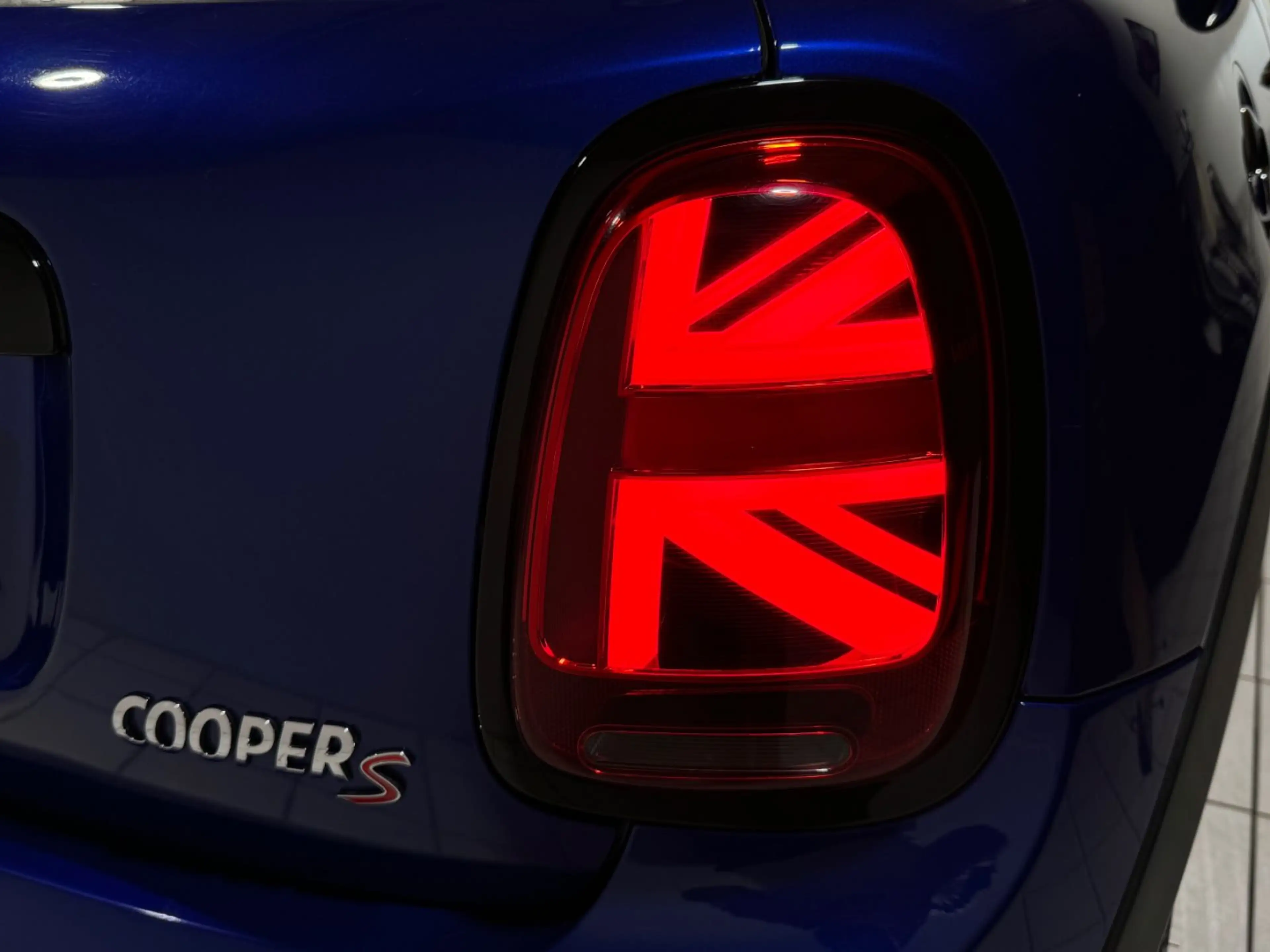 MINI Cooper S Cabrio JCW *CARPLAY*KAMERA*NAVI*LED* — photo 10