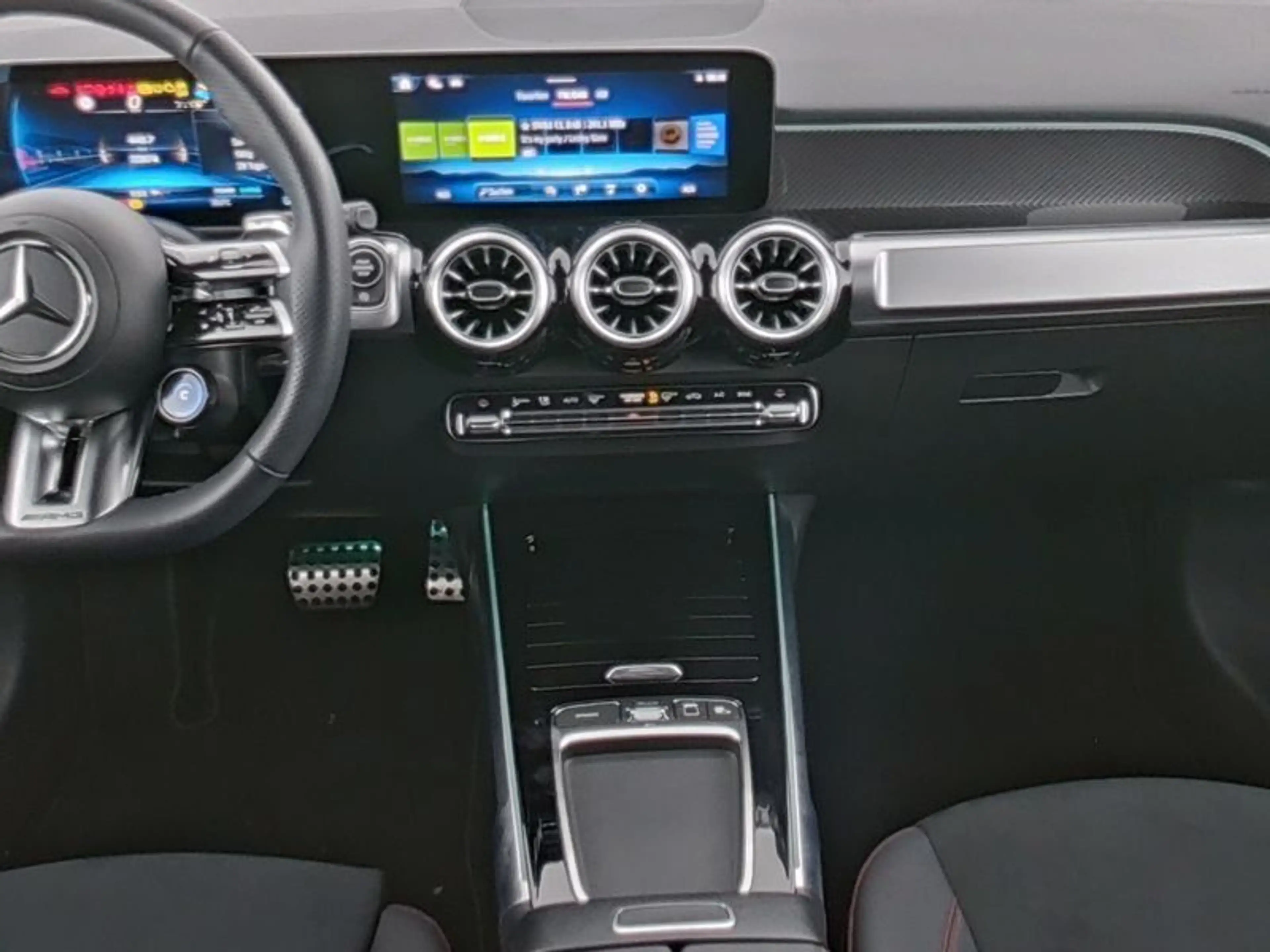 Mercedes-Benz GLB 35 AMG Mercedes-AMG GLB 35 4M NIGHT PREMIUM 360° MBEAM — photo 6