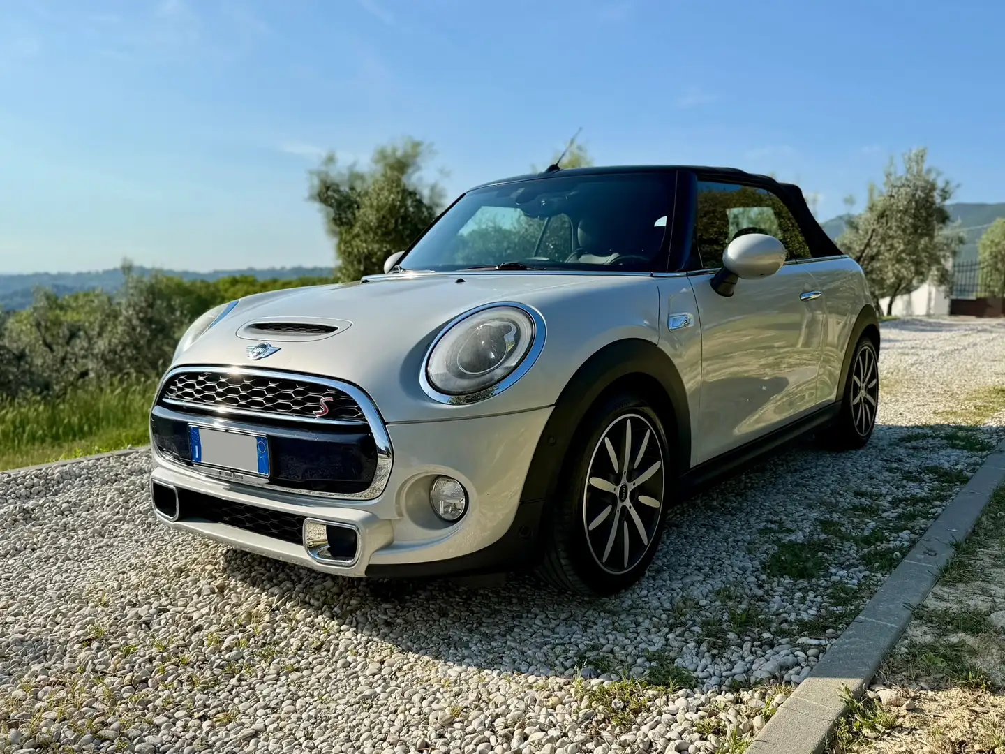 MINI Cooper SD Cabrio Mini Cooper Cabrio SD 2.0 Hype Stříbrná - 1