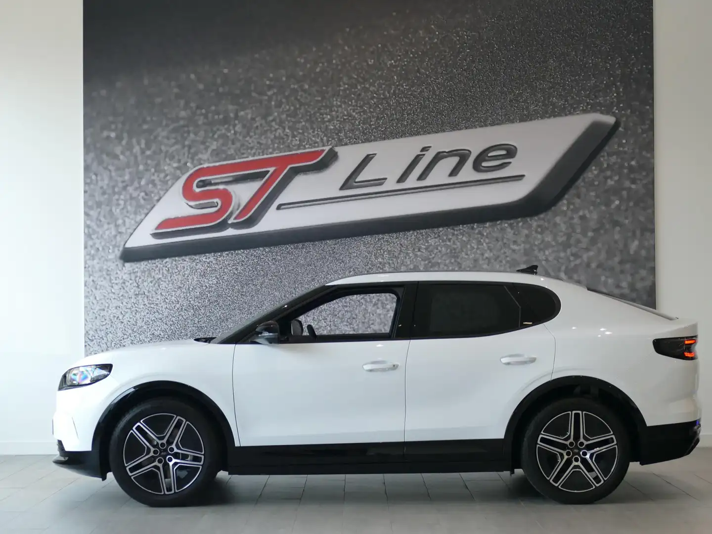 Ford Capri Premium Extended Range RWD 77 kWh Wit - 2