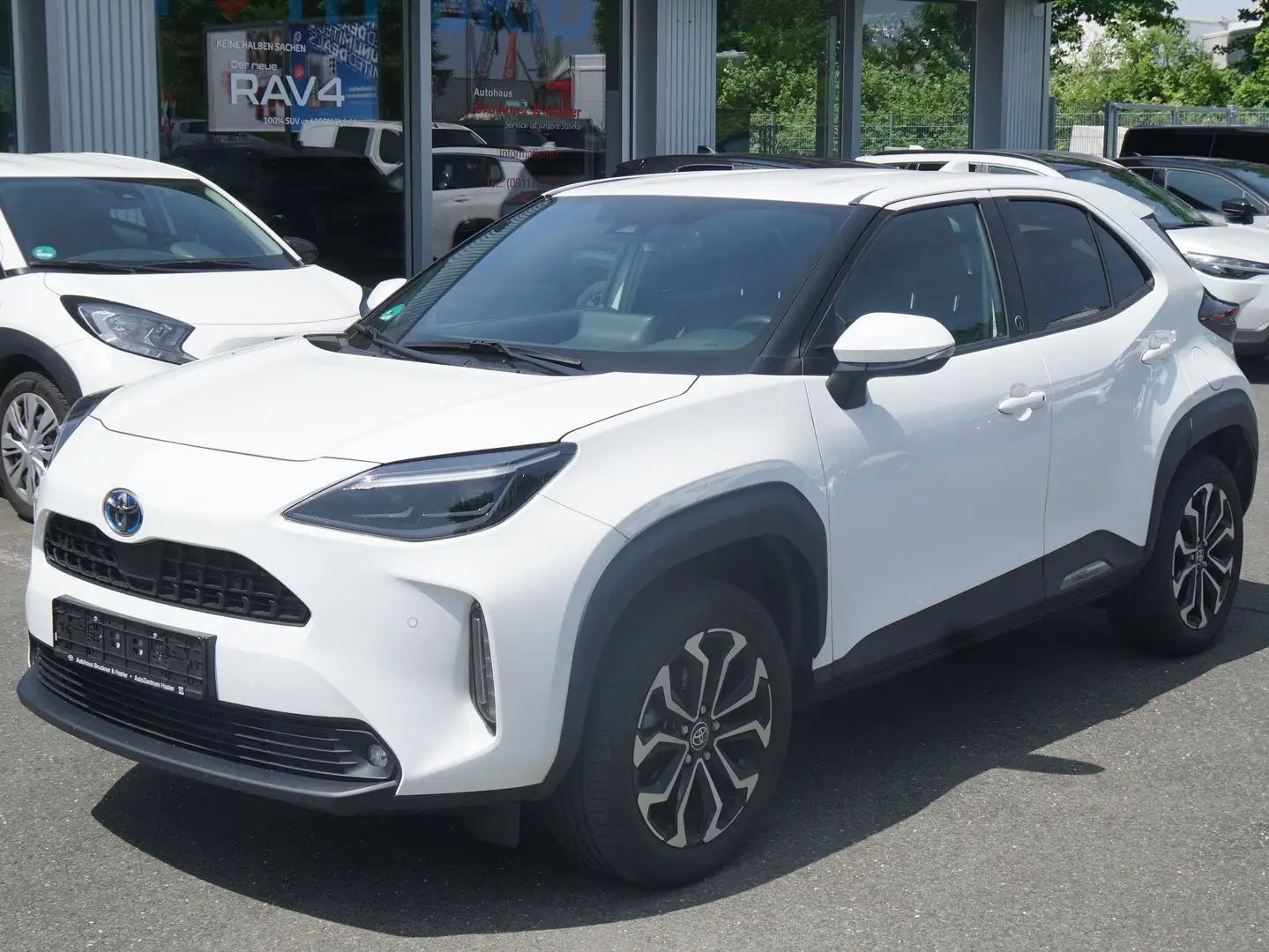 Toyota Yaris Cross TeamD Safety, Winter, Cargo, Smart Paket Weiß - 1