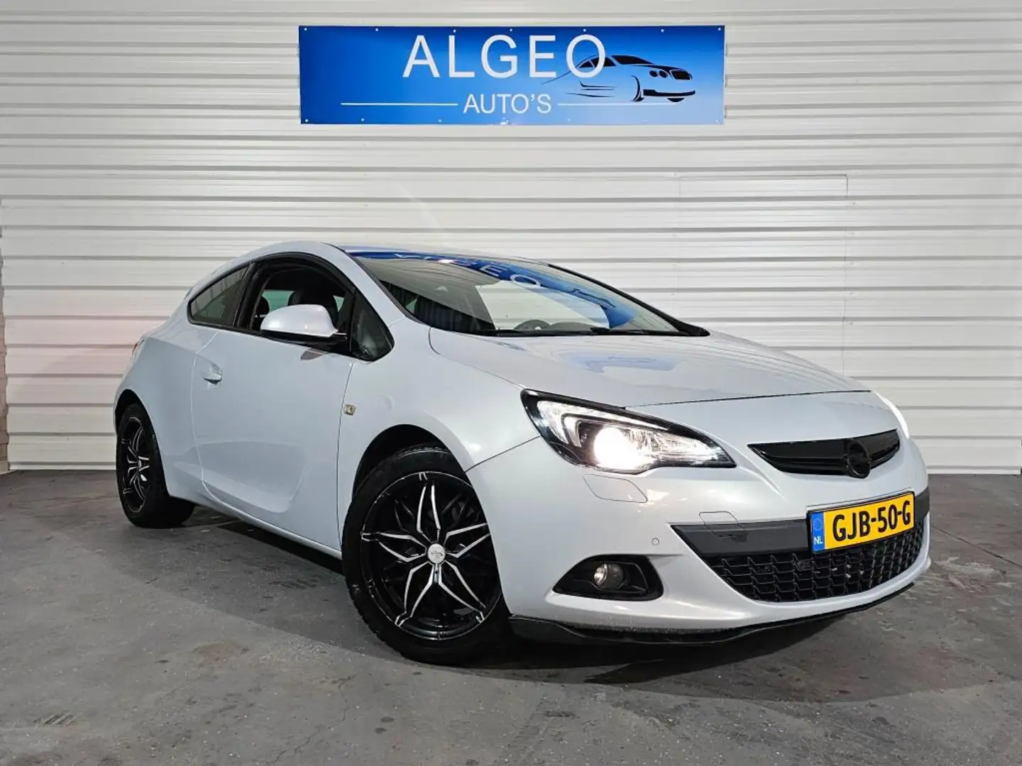 Opel Astra GTC 1.6 Turbo Sport Lees text! Wit - 1