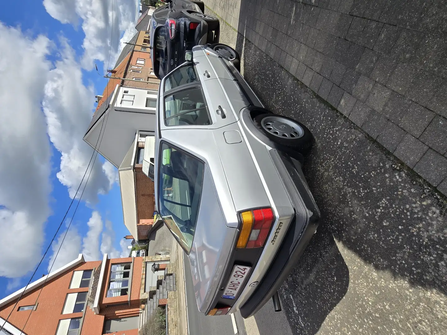 Volkswagen Jetta - 2
