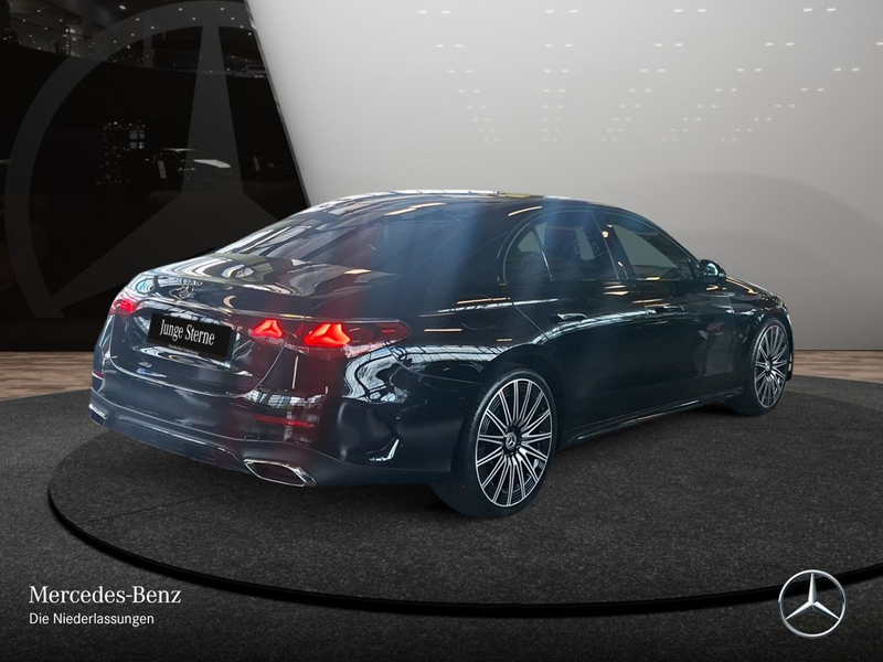 Mercedes-Benz E 220 d AMG WideScreen Pano Burmester Distr. LED — photo 8