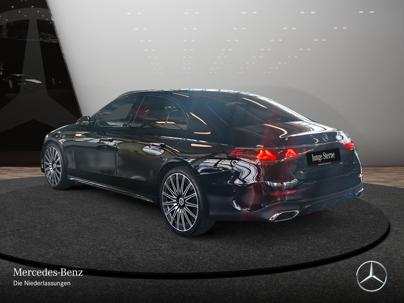Mercedes-Benz E 220 d AMG WideScreen Pano Burmester Distr. LED — photo 10