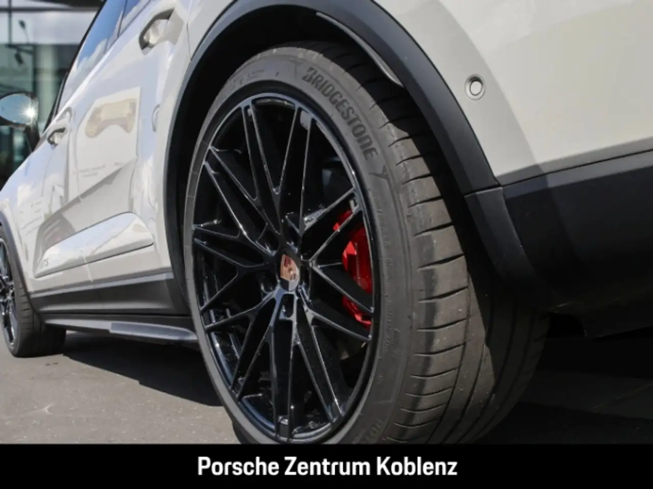 Porsche Macan GTS 8