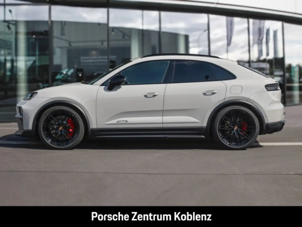 Porsche Macan GTS 2