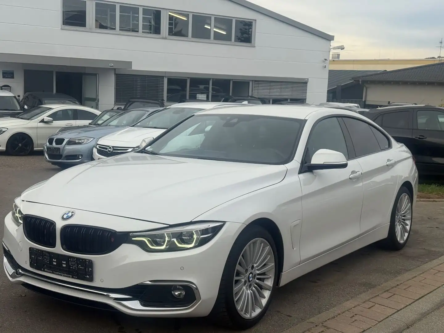 BMW 420 4 Gran Coupe 420 i Luxury Line*NEU*TÜV*NAVI Weiß - 2