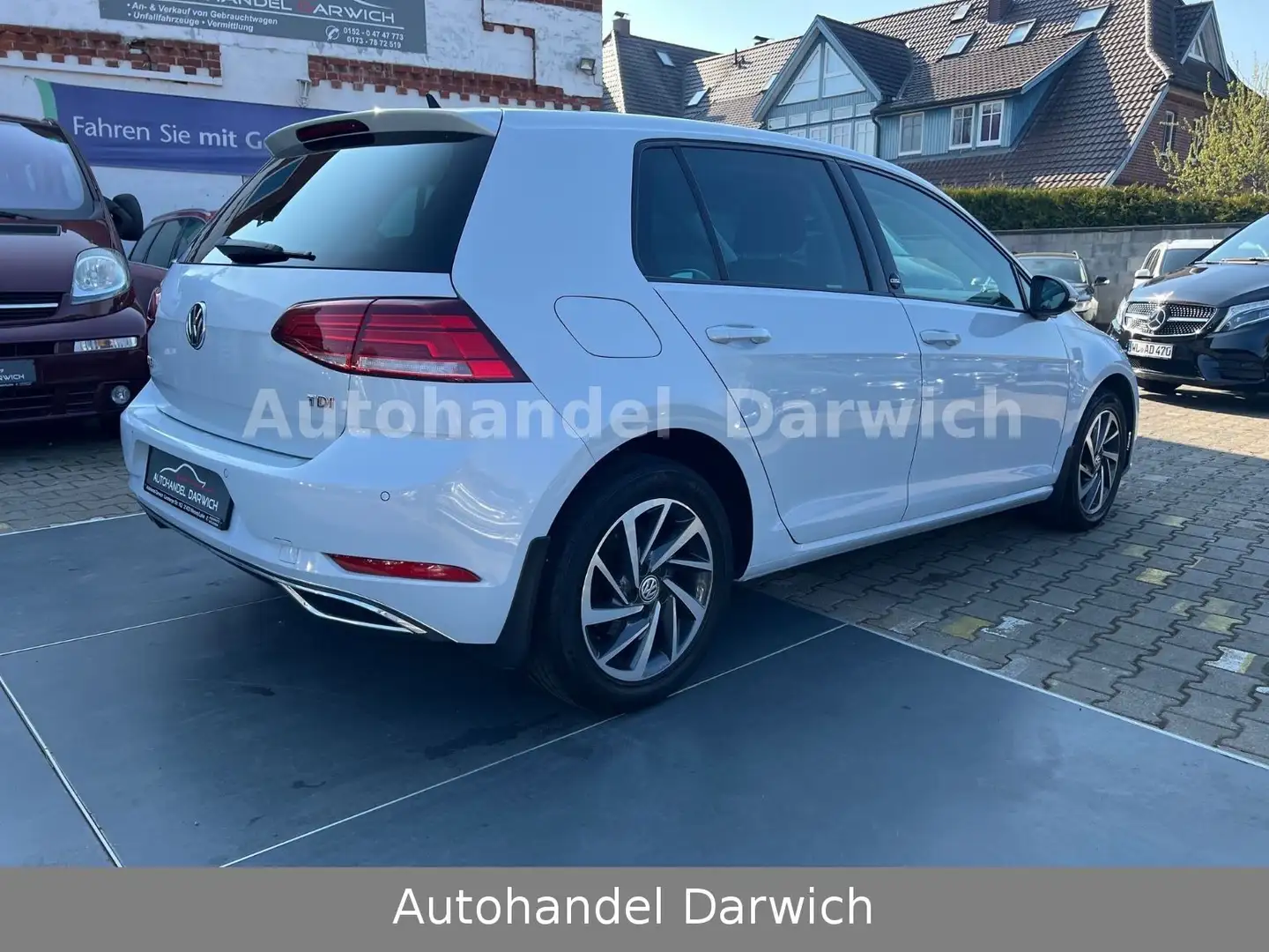Volkswagen Golf VII Sound 1.6 TDI 1.Hand S.Heft LED Top Zilver - 2