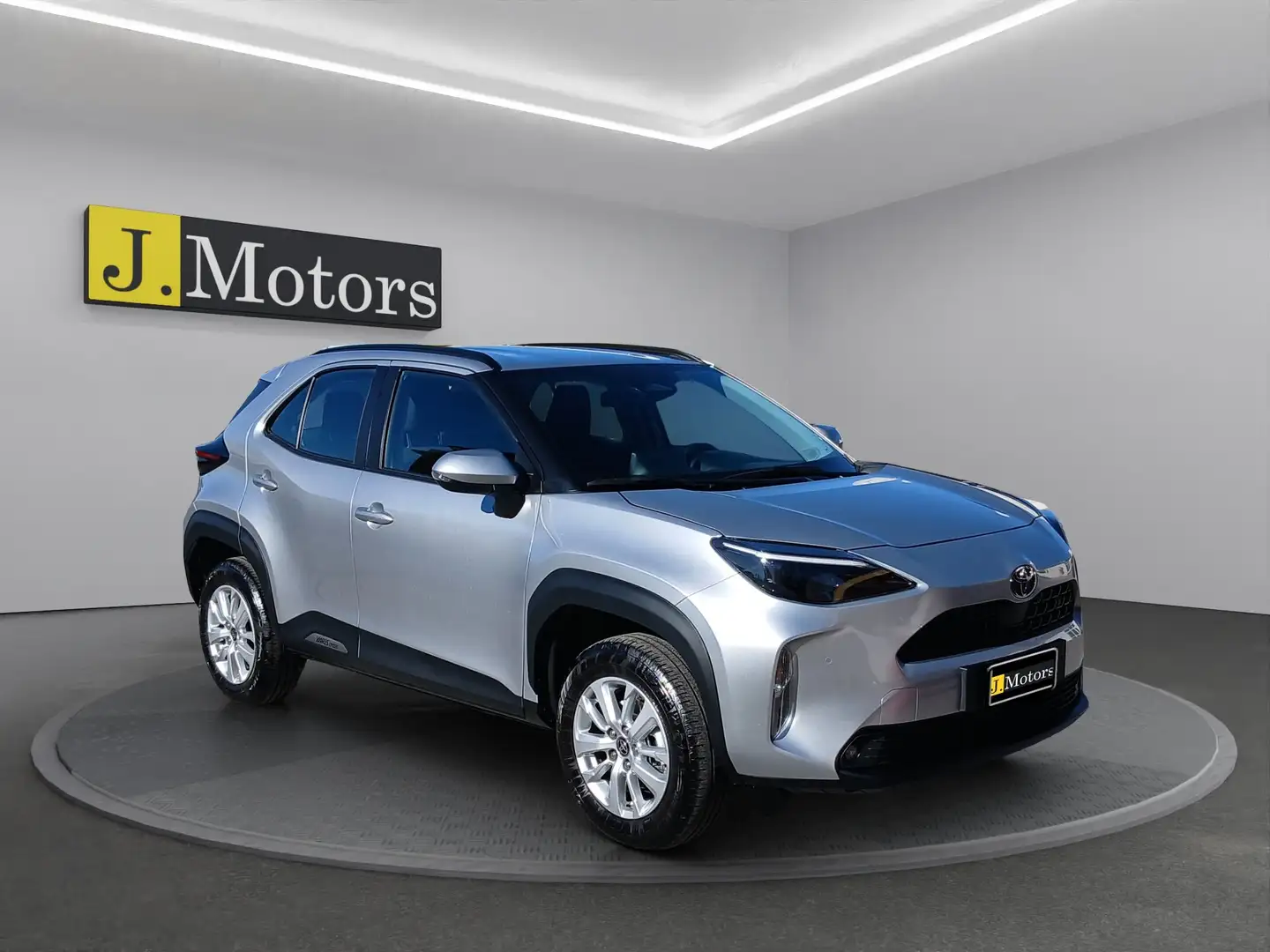 Toyota Yaris Cross 1.5 HYBRID ACTIVE FWD 115cv E-CVT Sens. Telecamera Argento - 1